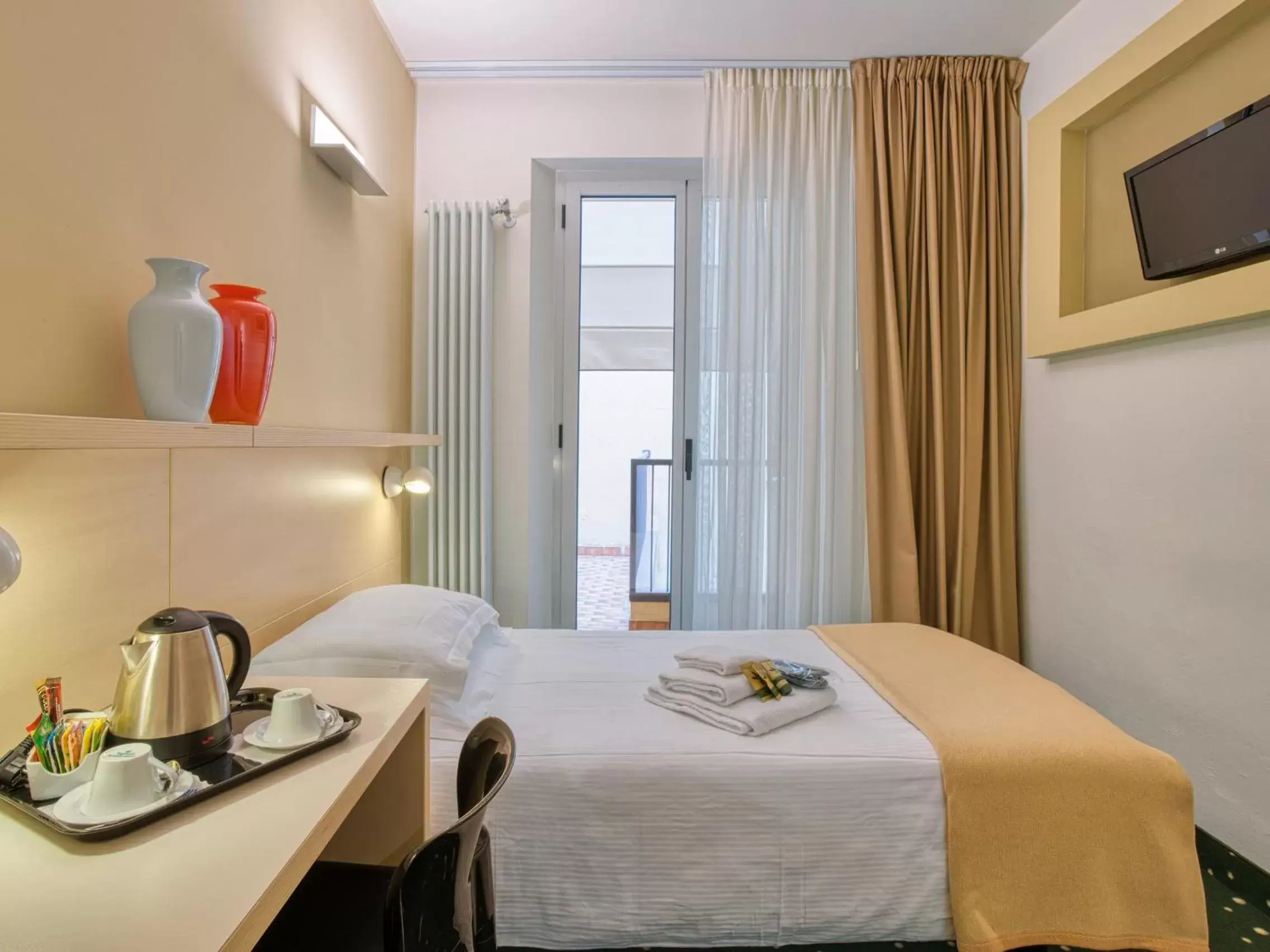Double Room - single occupancy in Hotel Piroscafo Double Room - single occupancy in Hotel Piroscafo