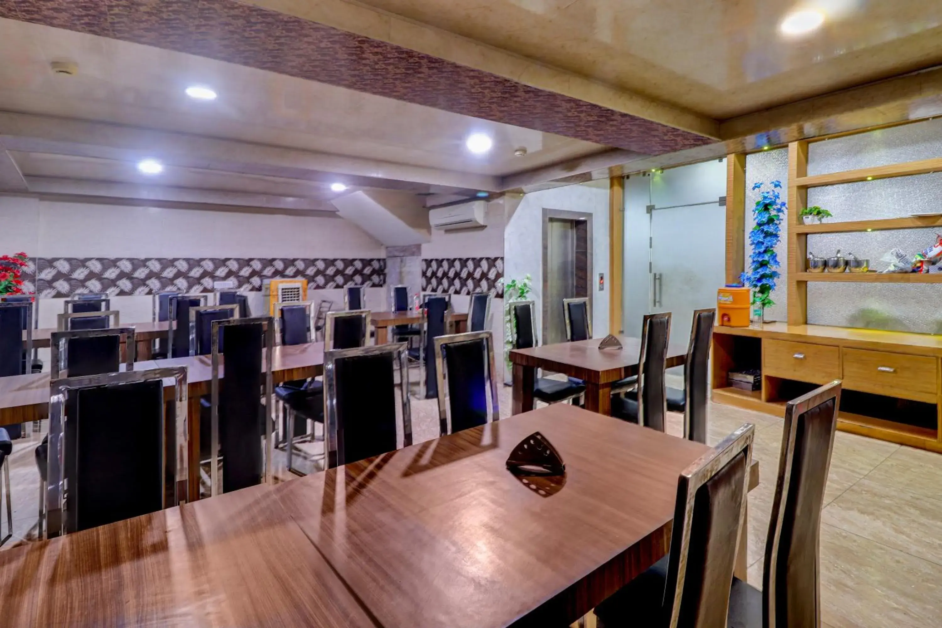 Breakfast, Restaurant/Places to Eat in Treebo Trend Taj Dream Breakfast, Restaurant/Places to Eat in Treebo Trend Taj Dream