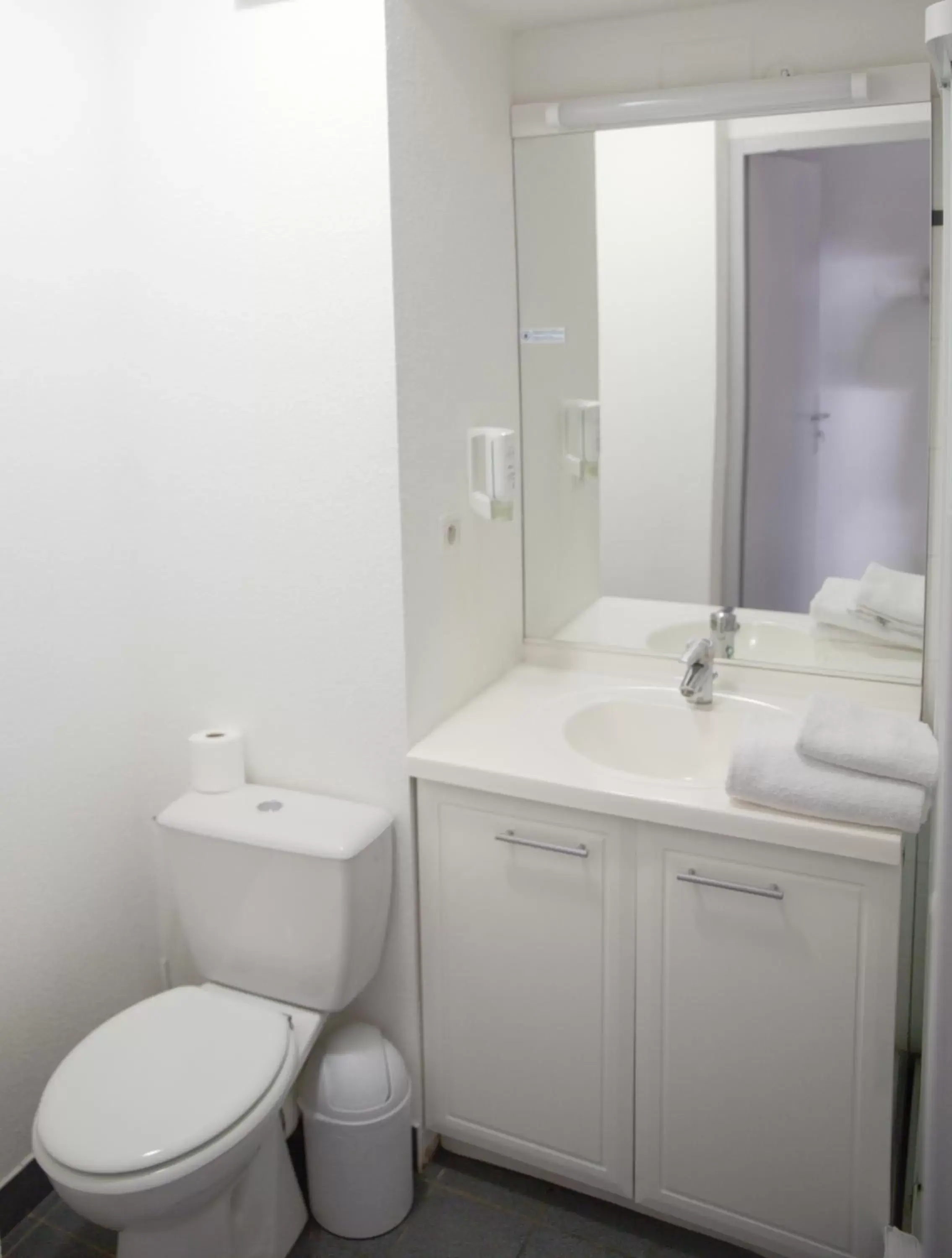 Toilet, Bathroom in Zenitude Hôtel-Résidences La City