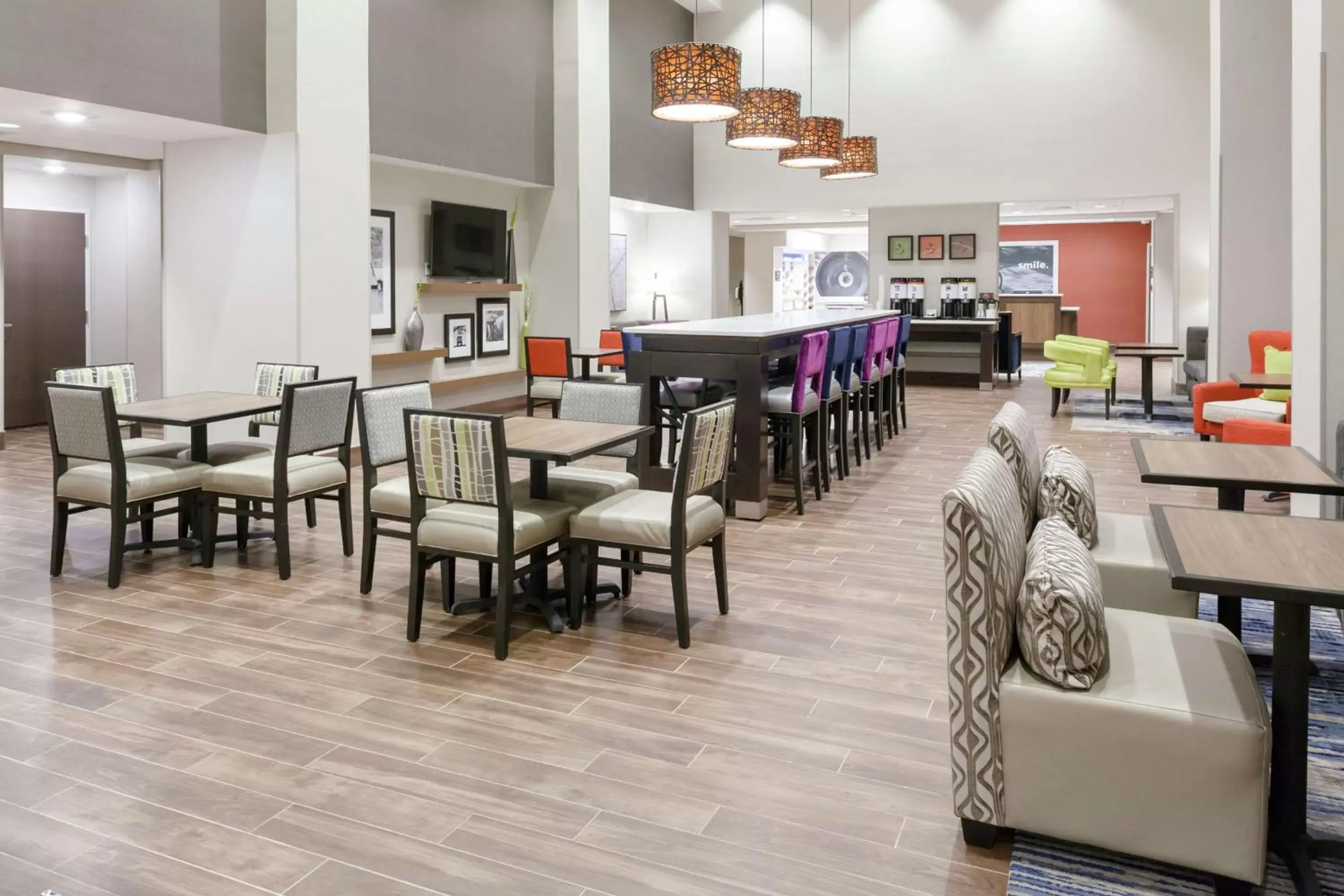 Lobby or reception, Restaurant/Places to Eat in Hampton Inn & Suites Overland Park South