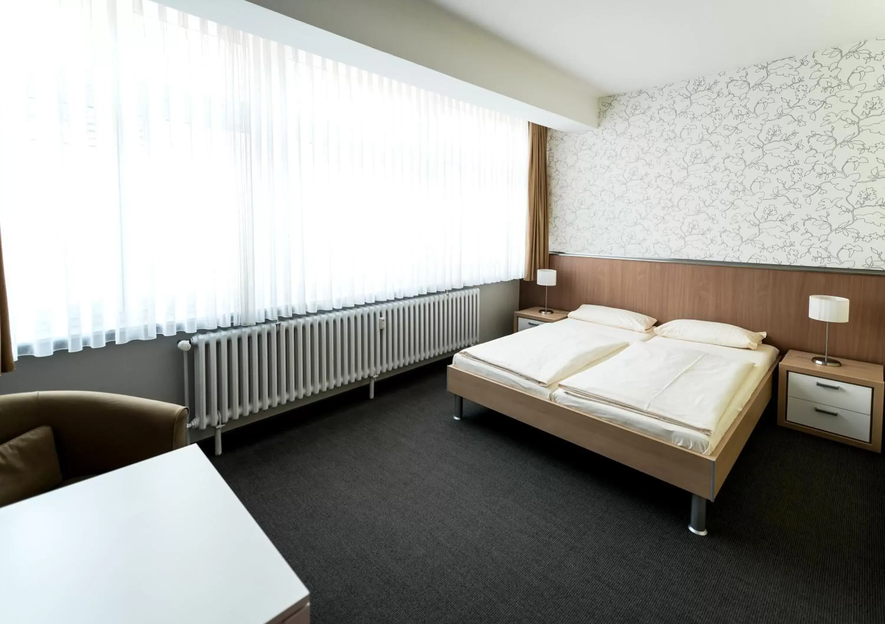 Photo of the whole room, Bed in Hotel Flämischer Hof
