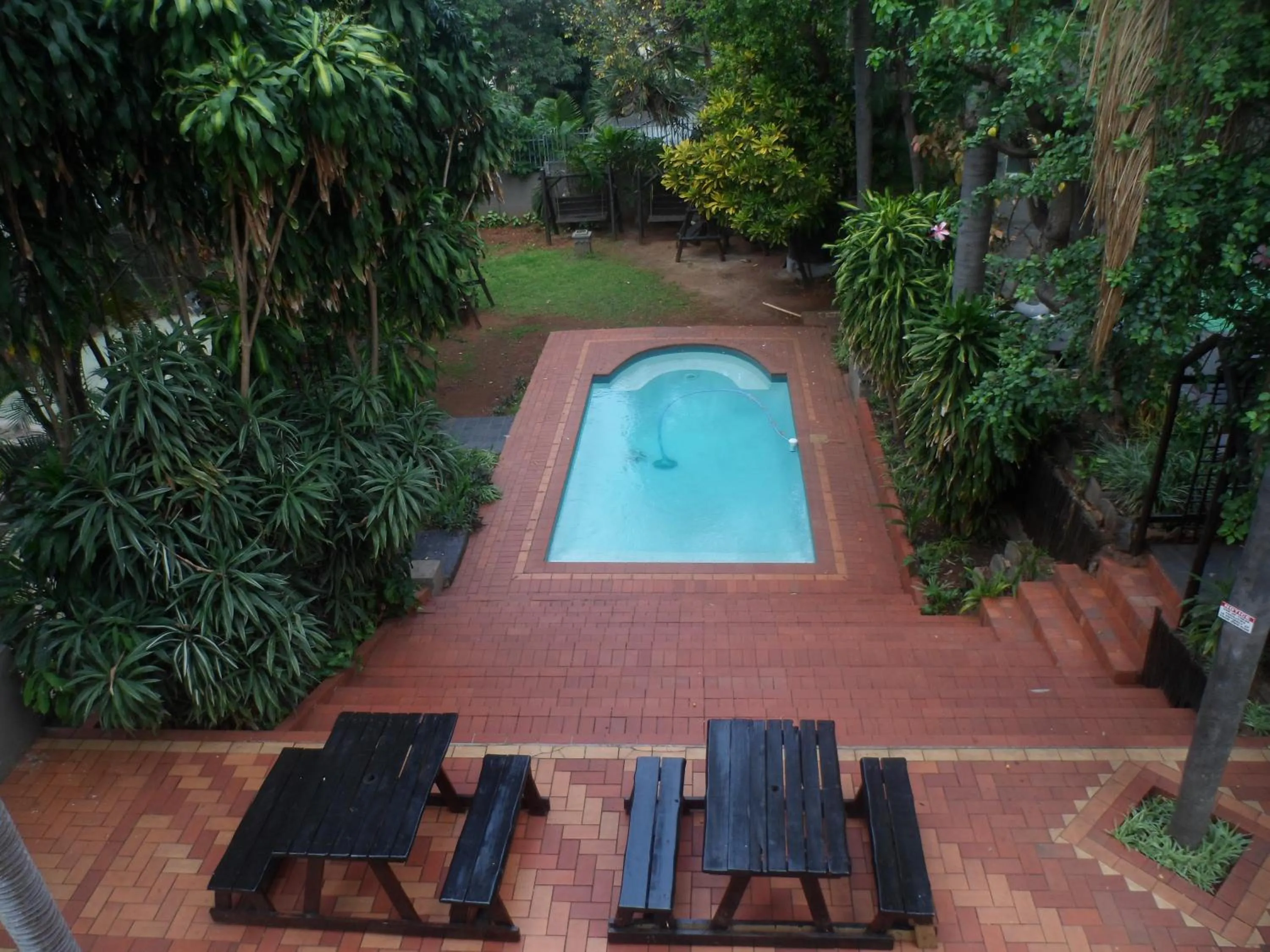 Garden in Laletsa Lodge
