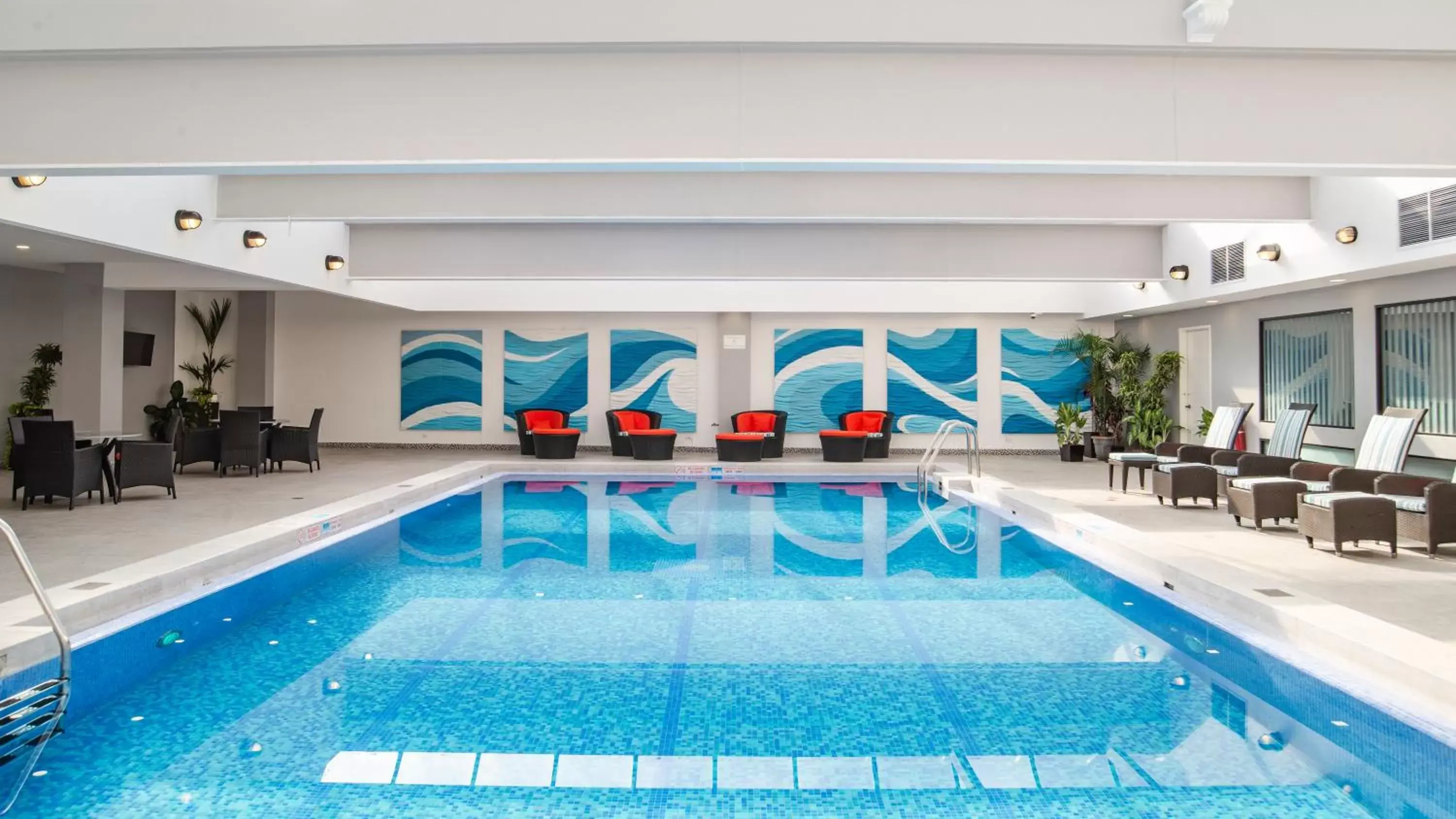 Swimming Pool in Holiday Inn San Jose Aurola, an IHG Hotel