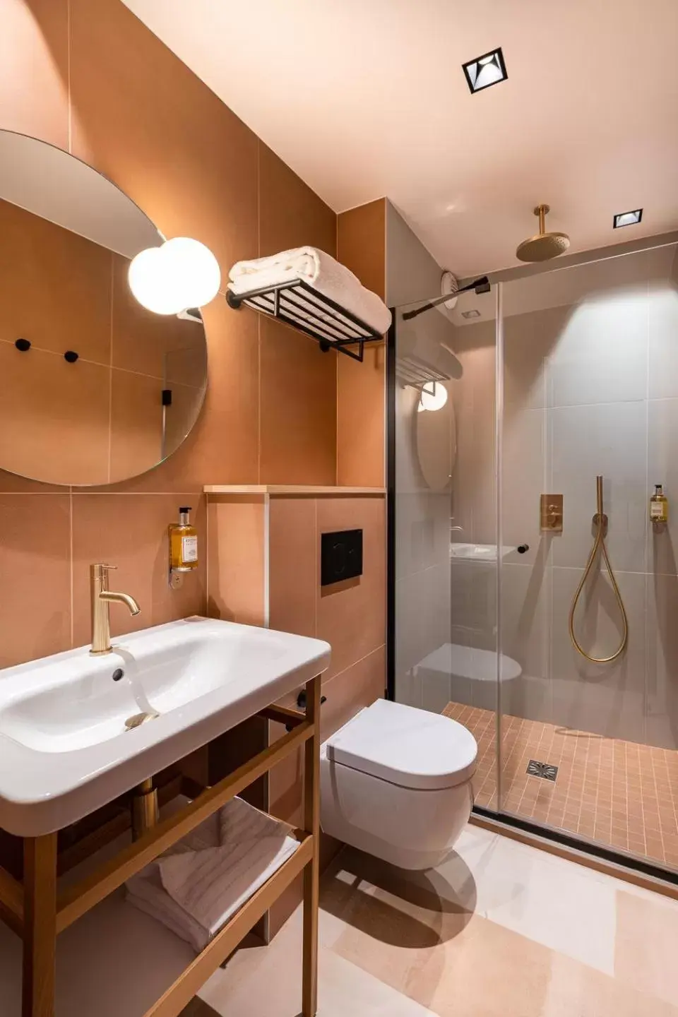 Bathroom in O.Lysée Hotel