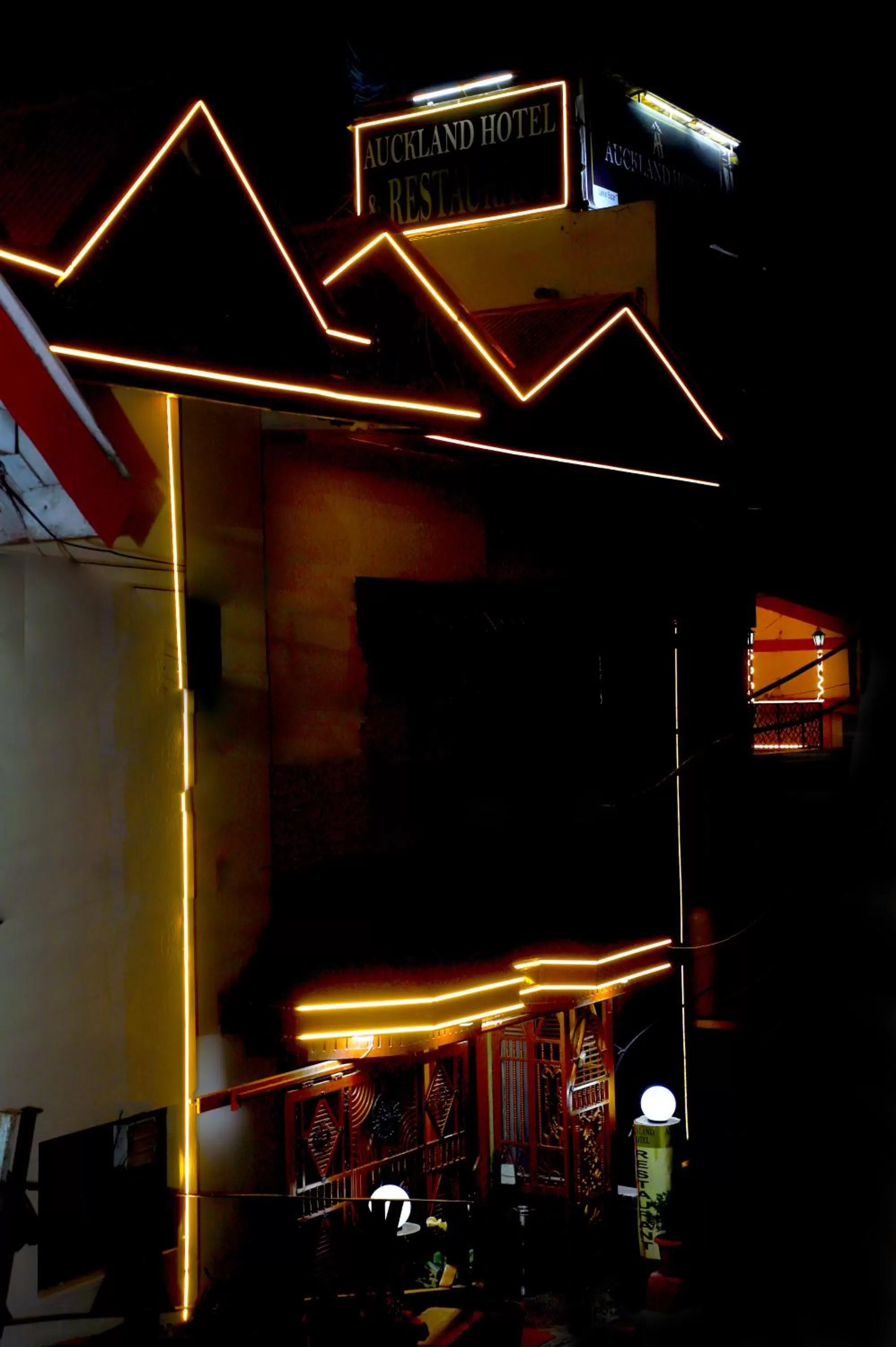 Facade/entrance in Auckland Hotel and Restaurant Near Mall Road