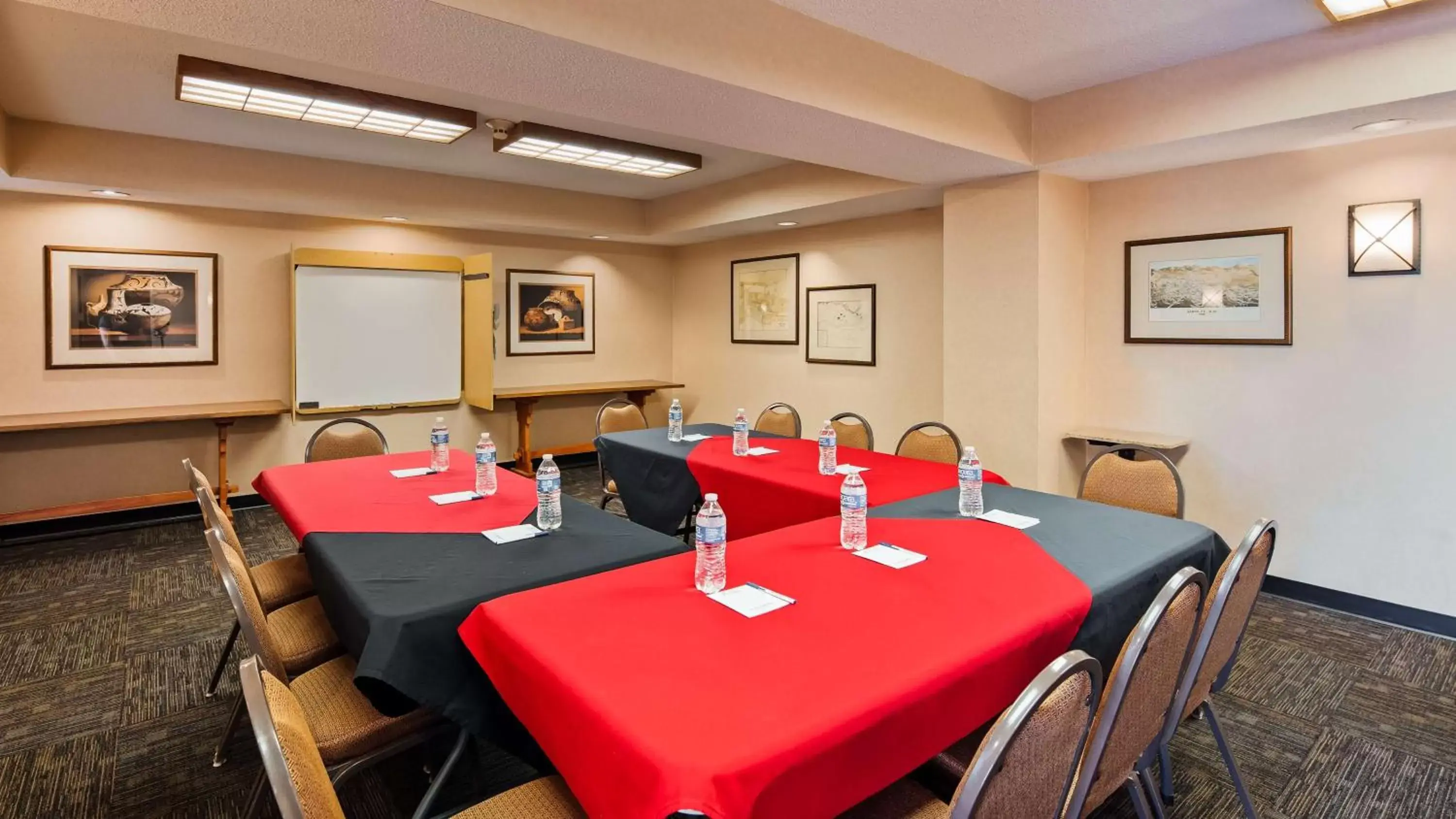 Banquet/Function facilities in Inn at Santa Fe, SureStay Collection by Best Western