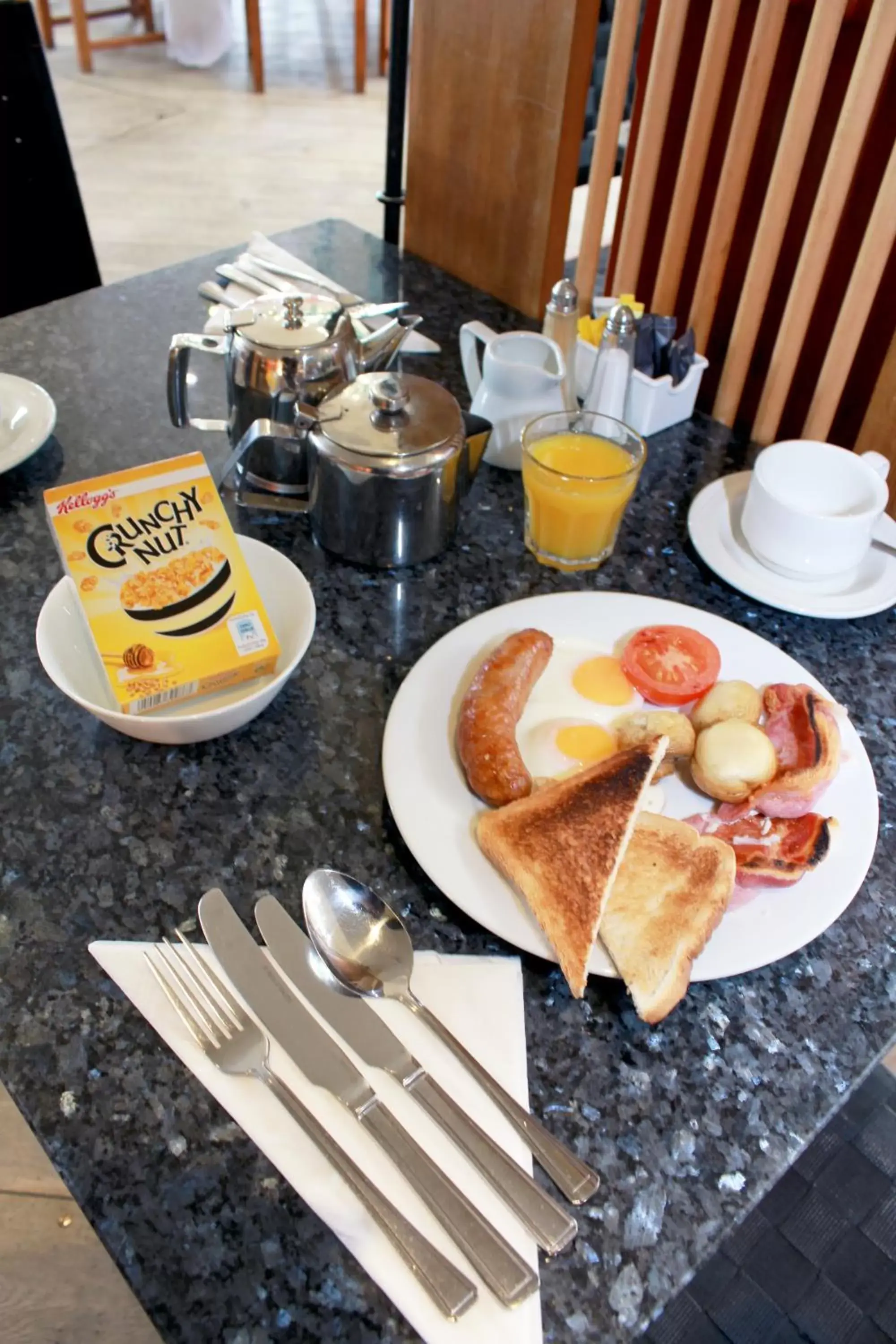 Buffet breakfast in Gomersal Park Hotel & Dream Spa