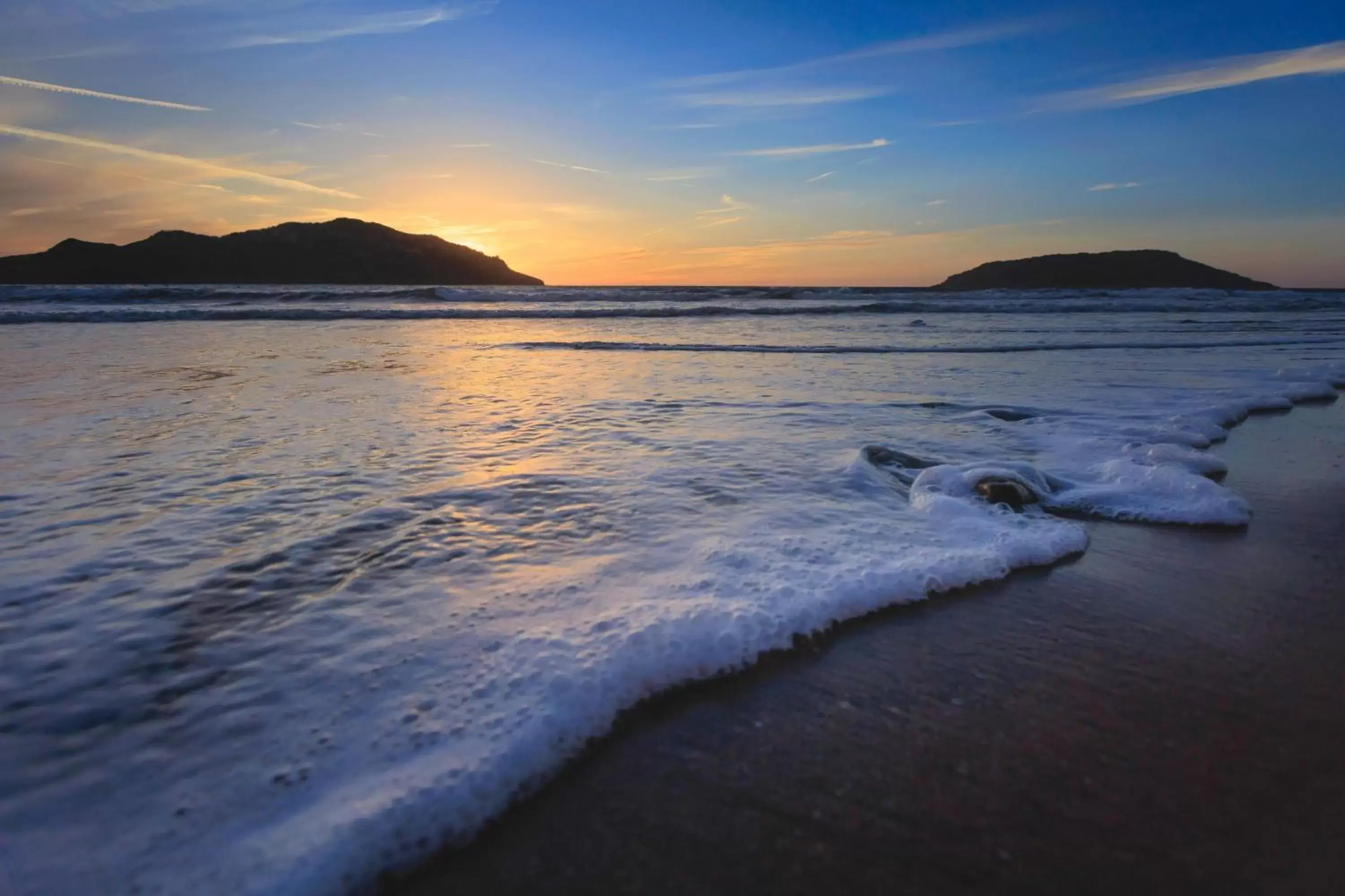 Beach, Sunrise/Sunset in Courtyard by Marriott Mazatlan Beach Resort