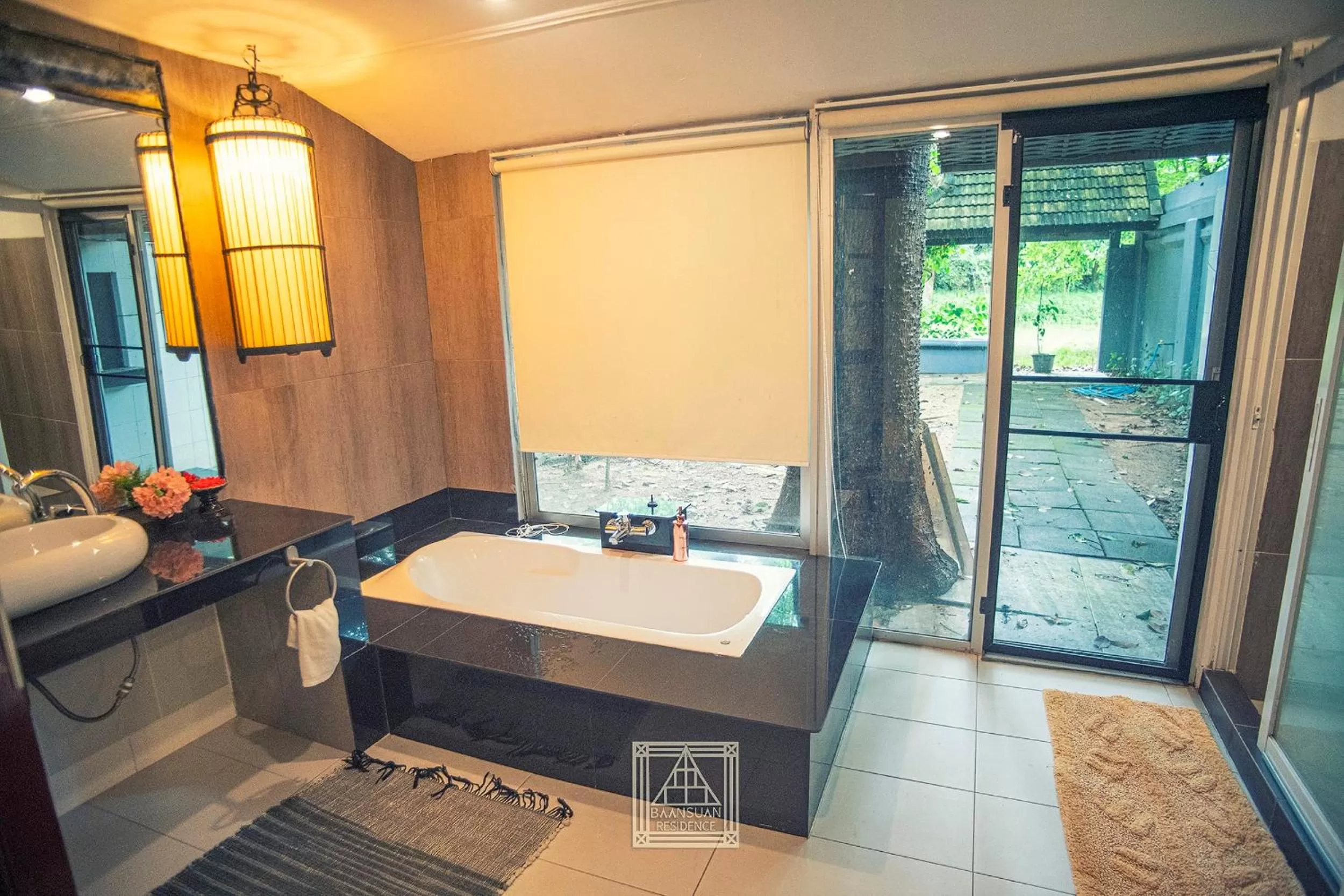 Bathroom, Bed in Baan Suan Residence เฮือนพักบ้านสวน