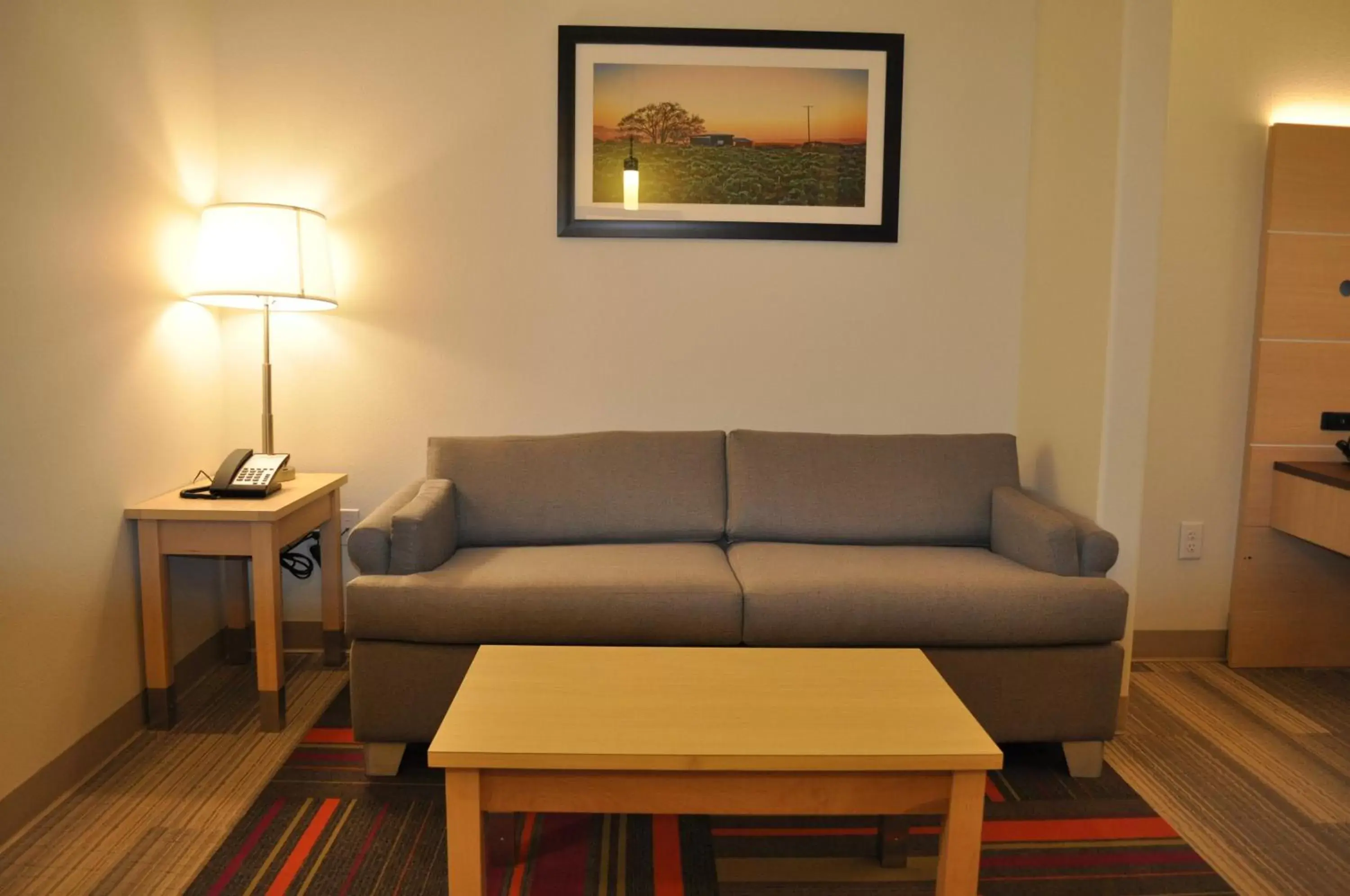 Bedroom, Seating Area in Holiday Inn Express & Suites Price, an IHG Hotel