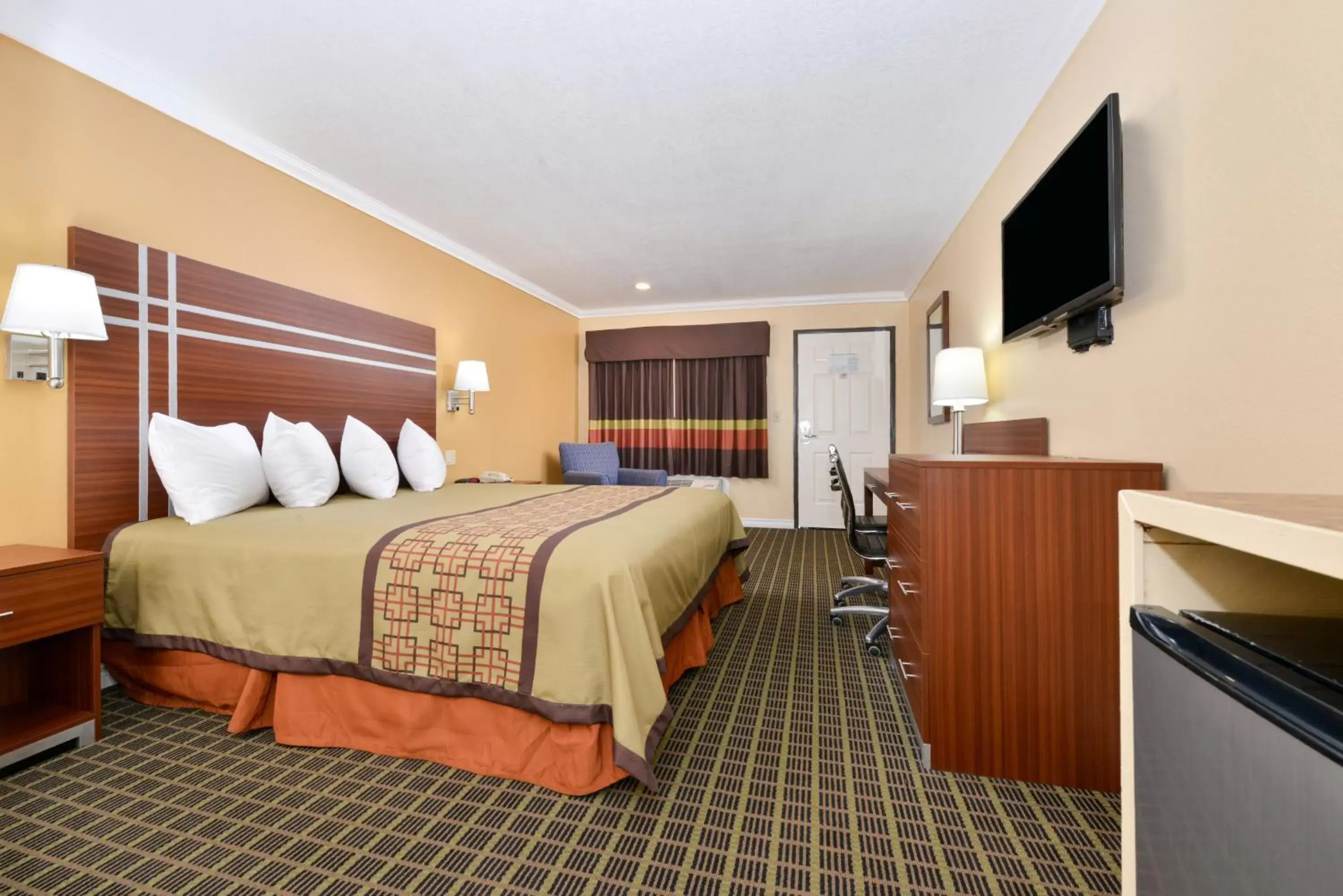 Photo of the whole room in Americas Best Value Inn - Azusa/Pasadena