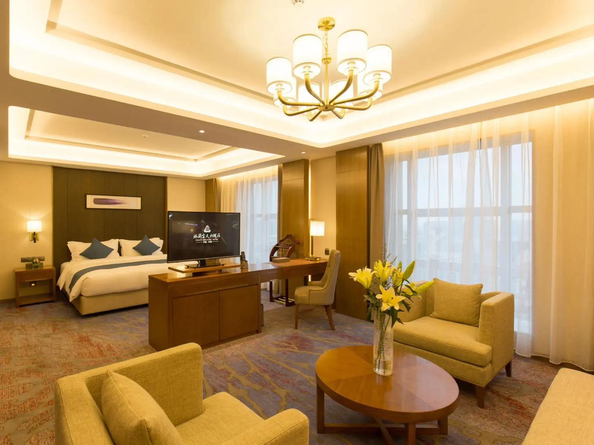 Deluxe Suite in Wan Yue Grand Skylight Hotel