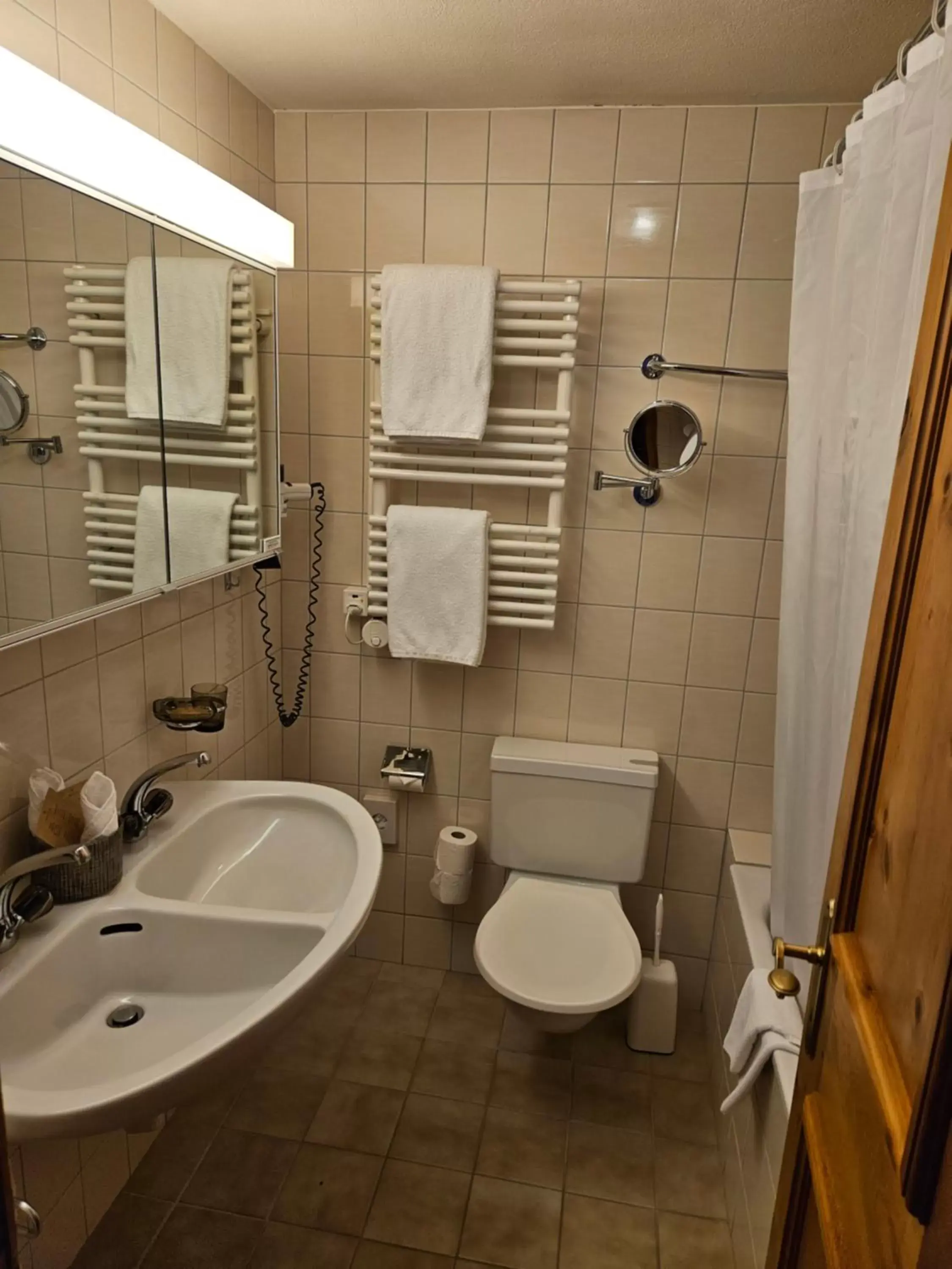 Bathroom in Hotel Schweizerhof Pontresina