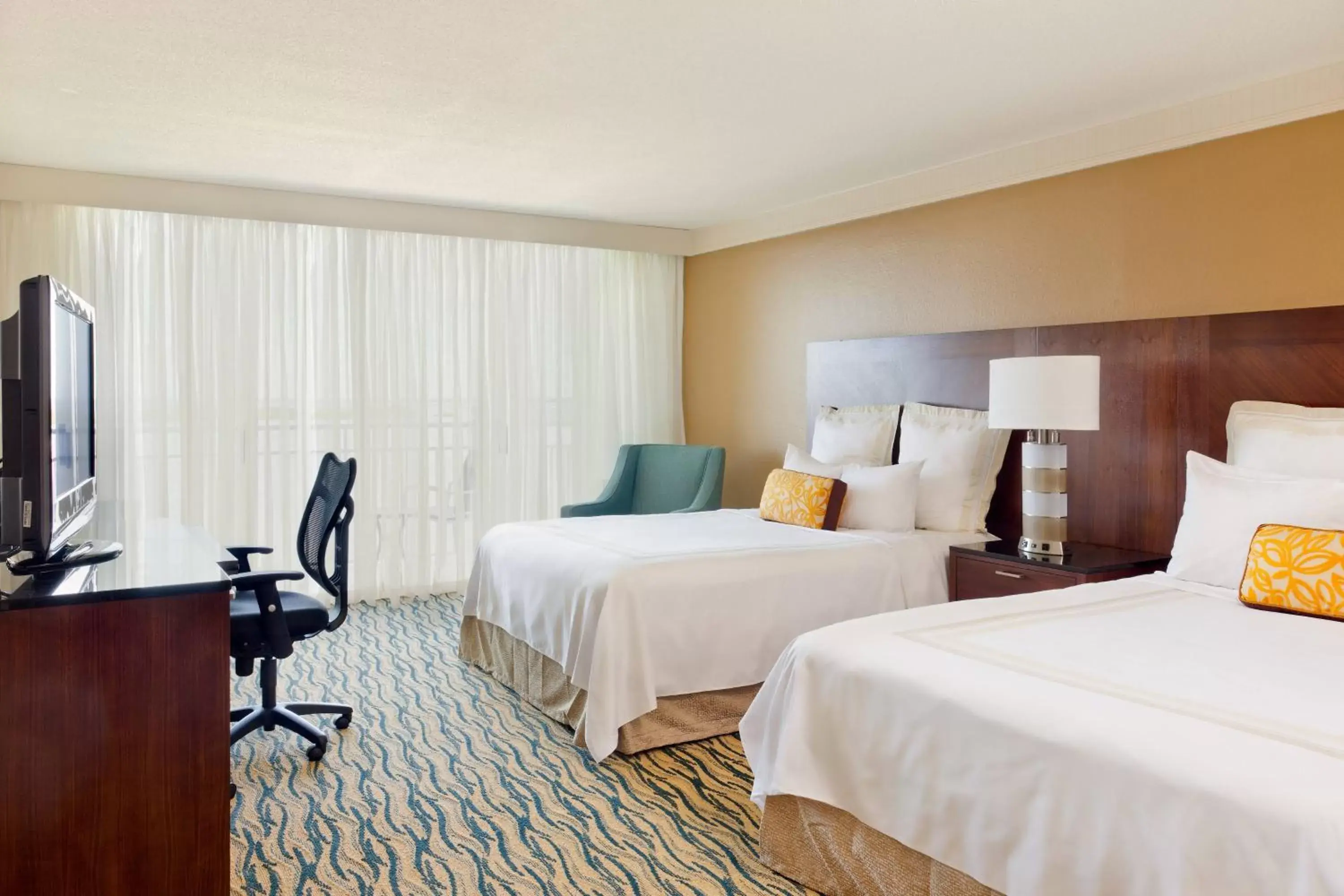 Photo of the whole room, Bed in Marriott Sanibel Harbour Resort & Spa