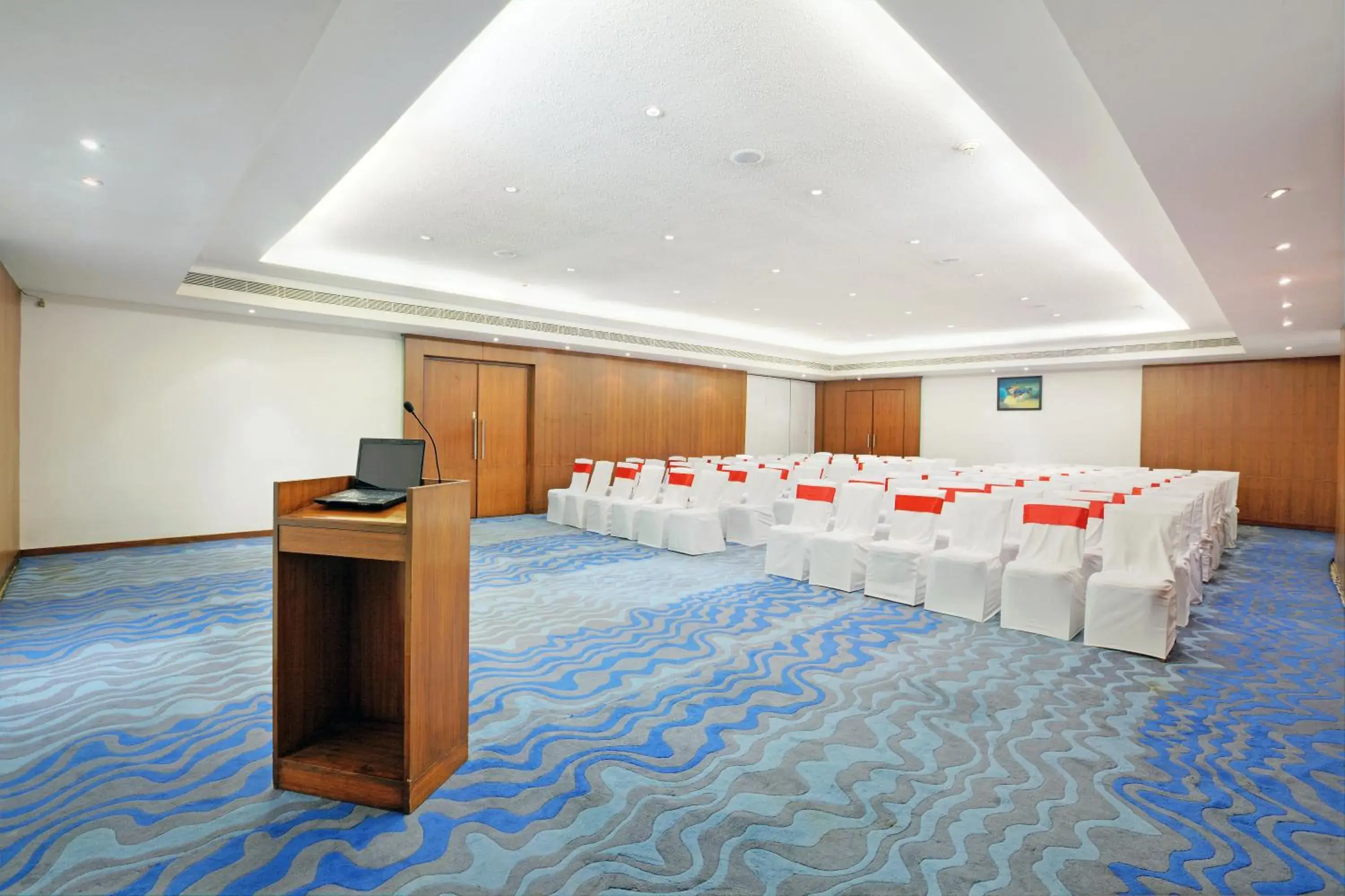 Business facilities, Banquet Facilities in Hotel Parc Estique