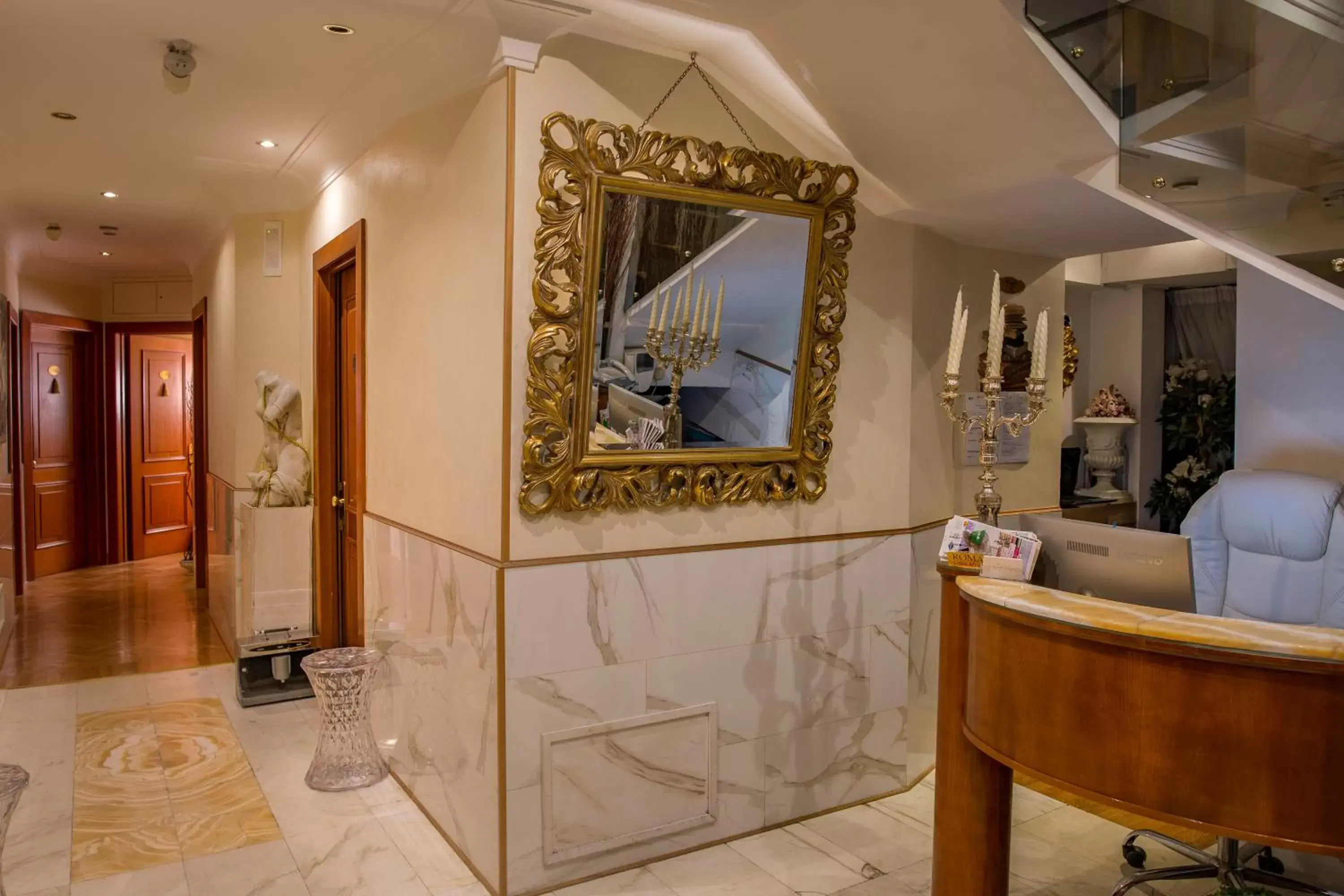 Facade/entrance, Bathroom in Luxury Rooms H 2000 Roma