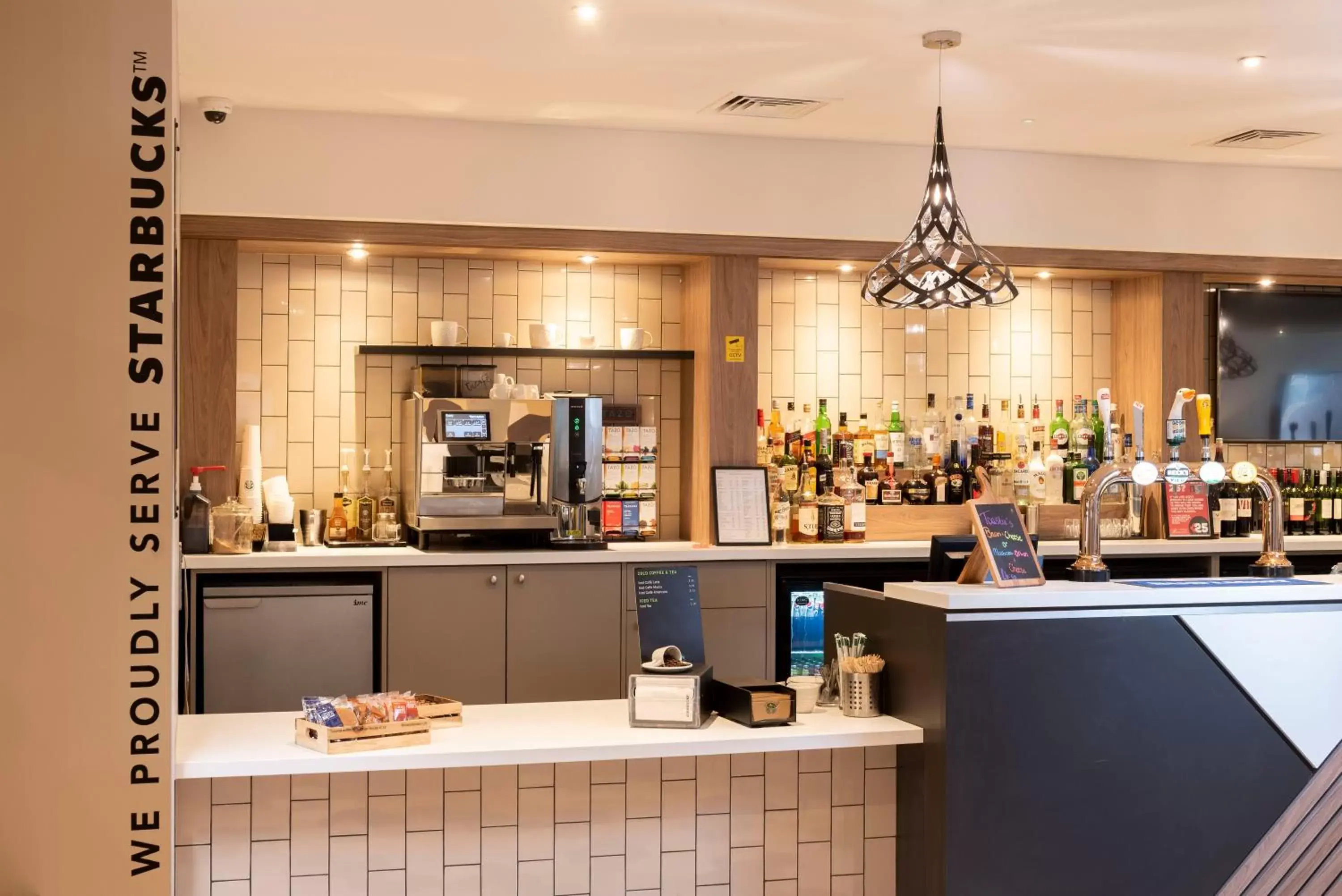 Coffee/tea facilities, Restaurant/Places to Eat in Holiday Inn Birmingham M6, Jct7, an IHG Hotel
