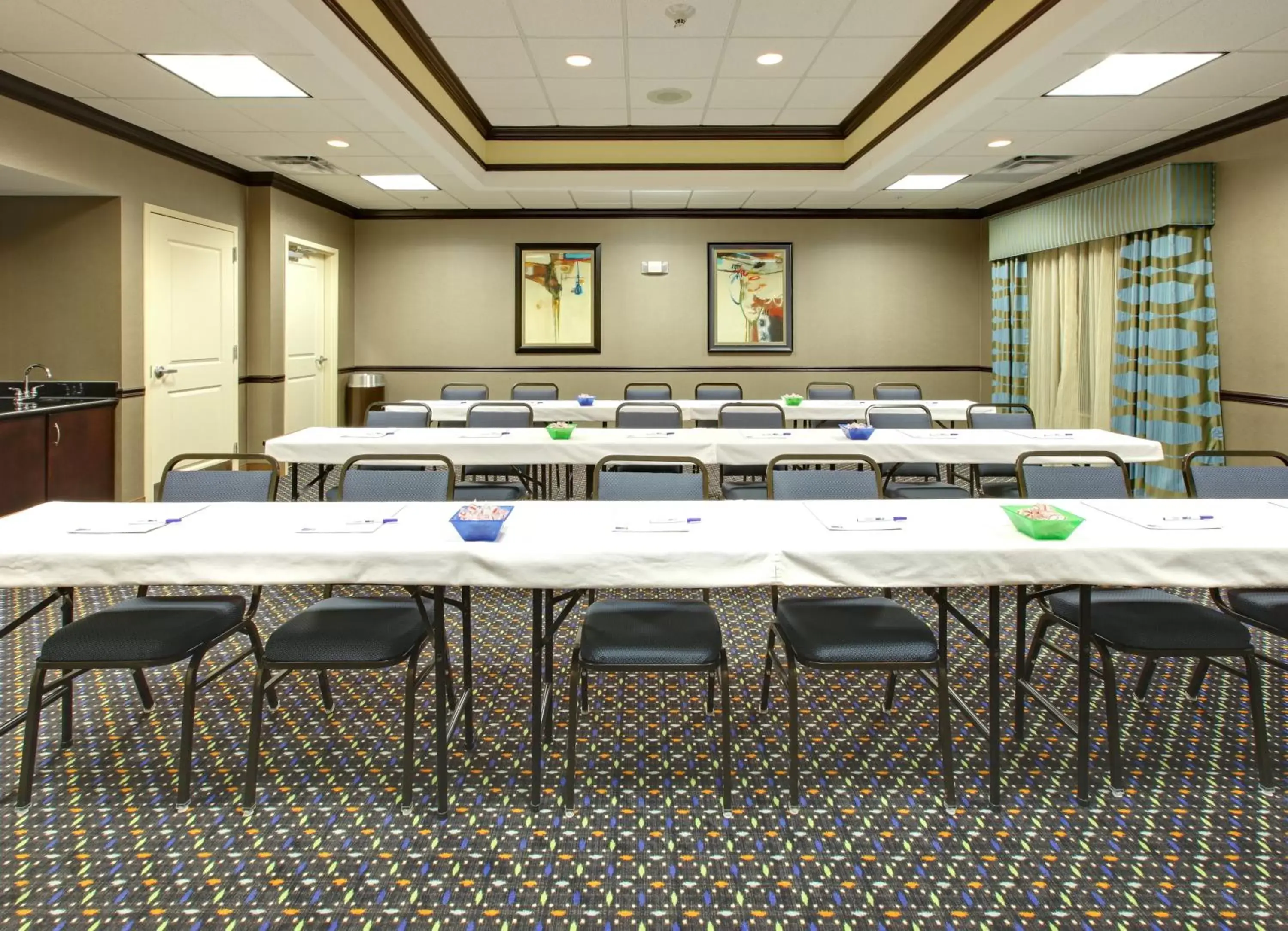 Meeting/conference room in Holiday Inn Express & Suites Covington, an IHG Hotel