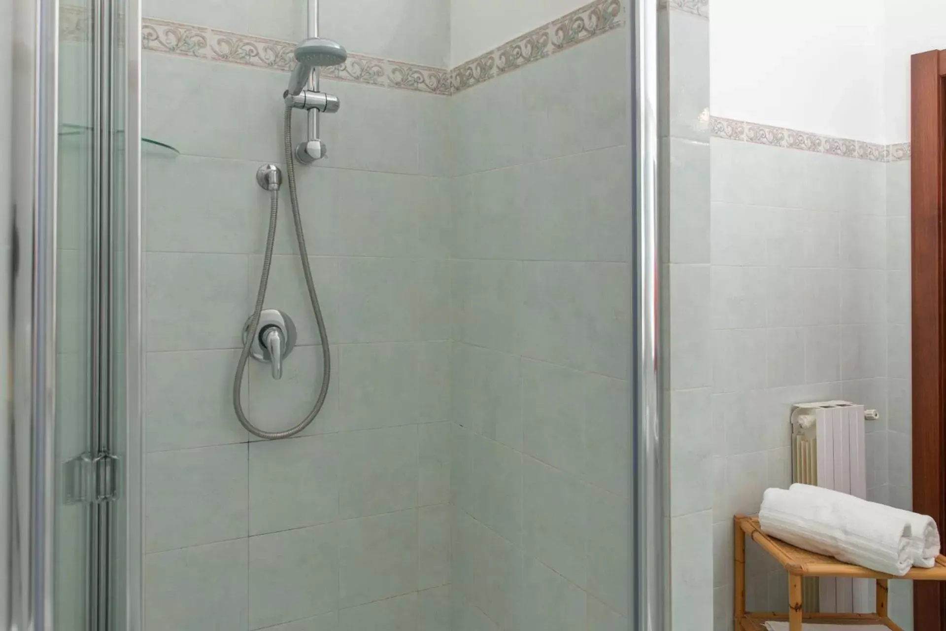 Shower, Bathroom in Il Canneto