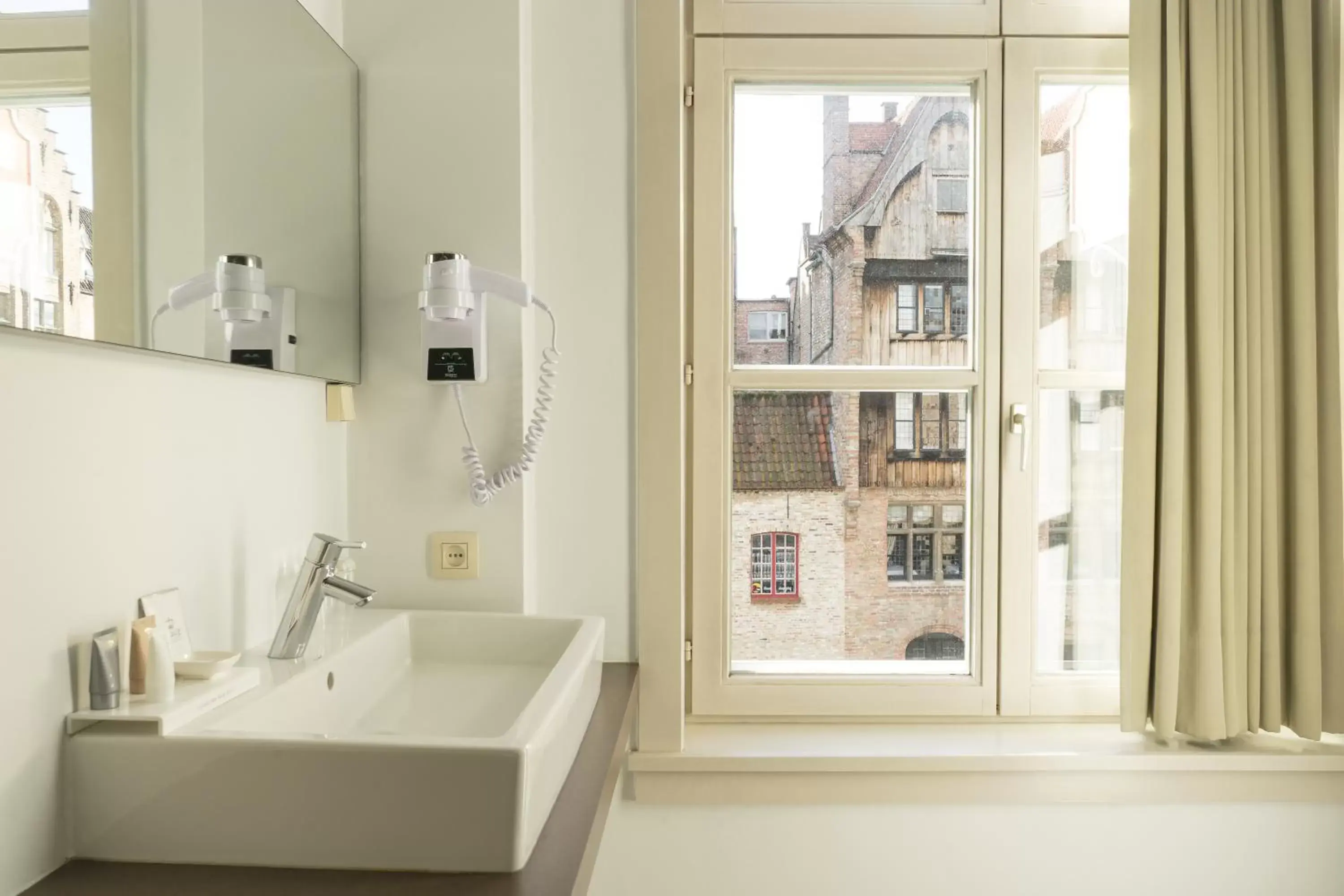 Bathroom in Hotel Duc De Bourgogne