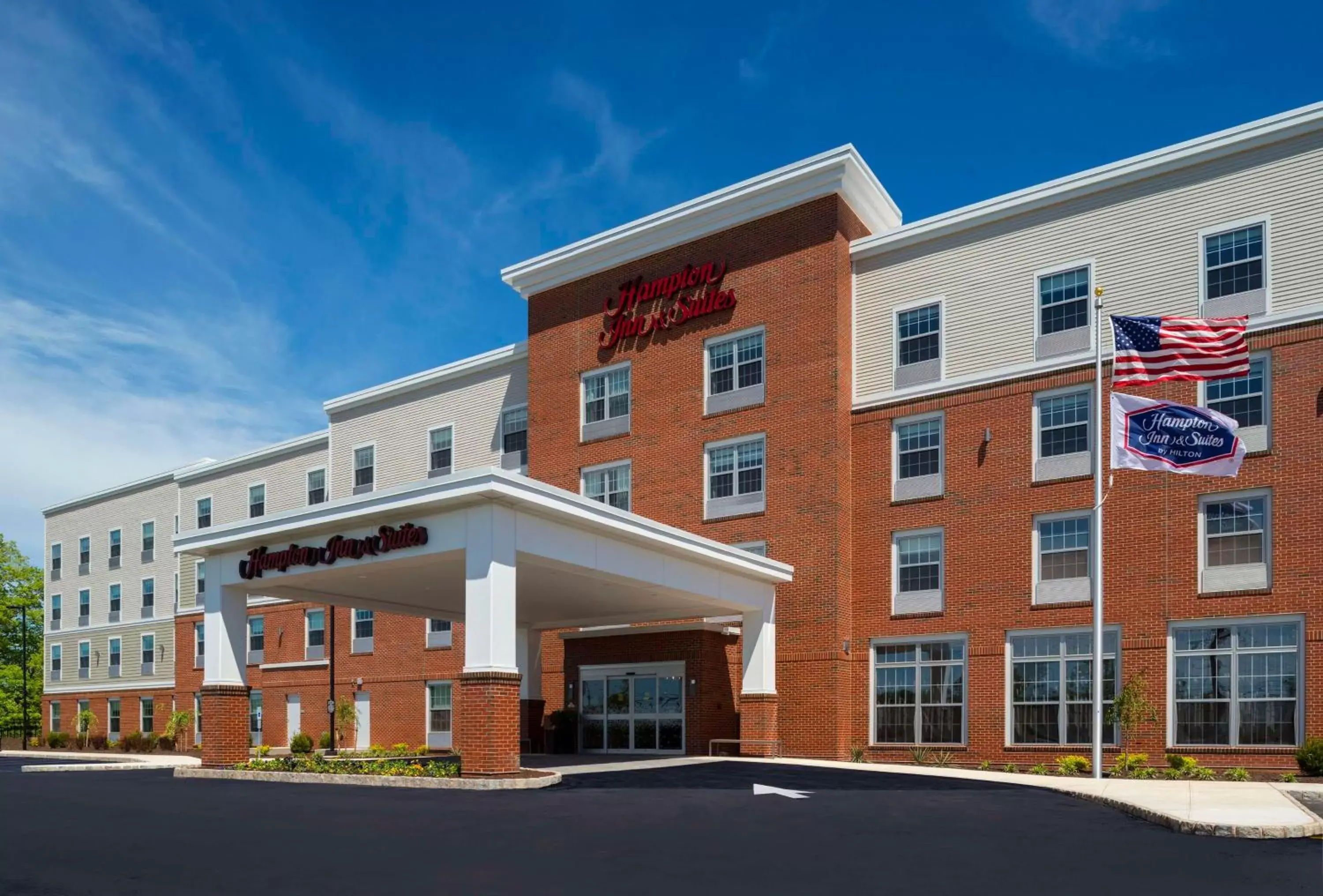 Property building in Hampton Inn & Suites Bridgewater, NJ Property building in Hampton Inn & Suites Bridgewater, NJ