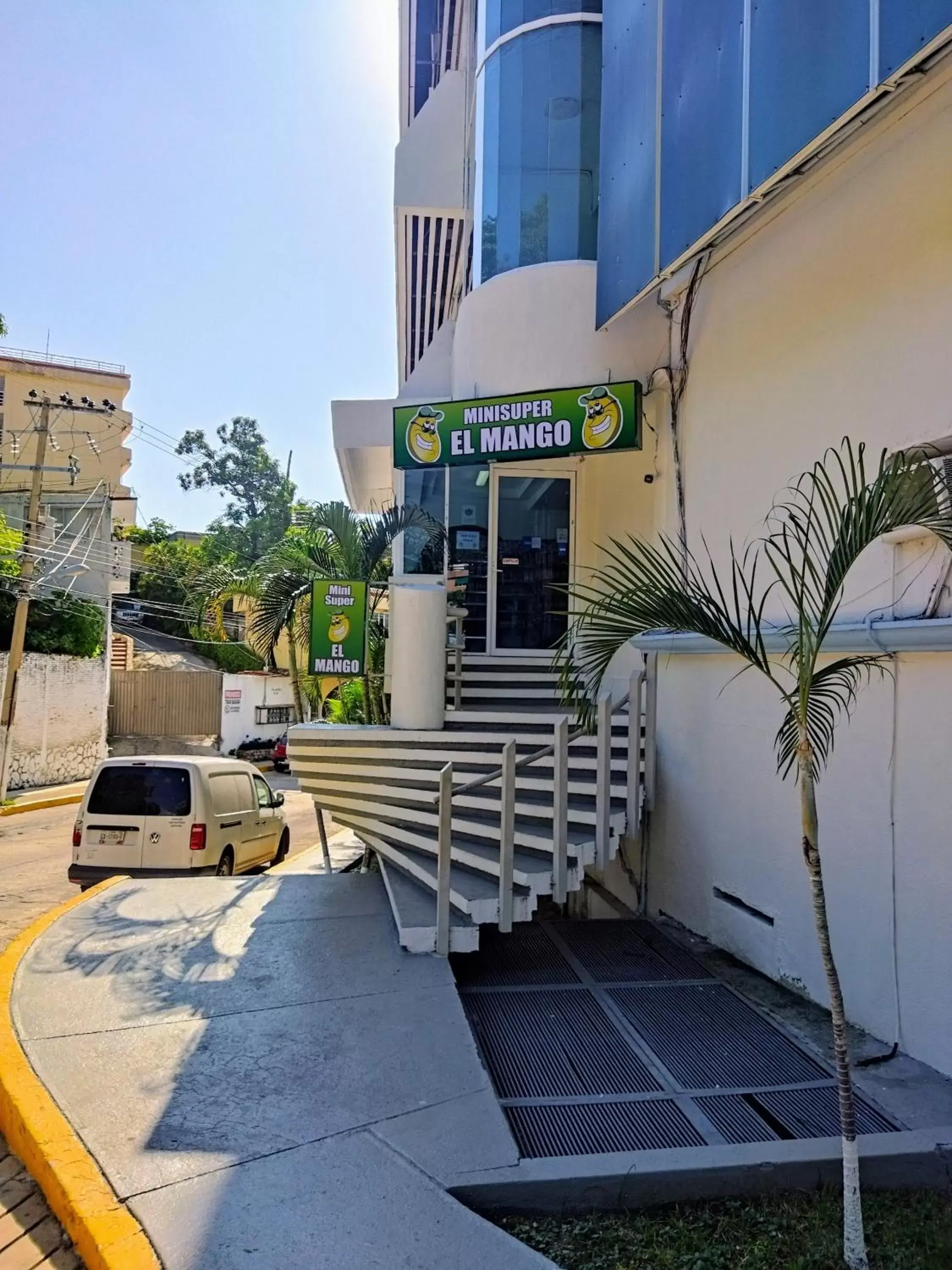 Supermarket/grocery shop, Property Building in Hotel Aristos Acapulco