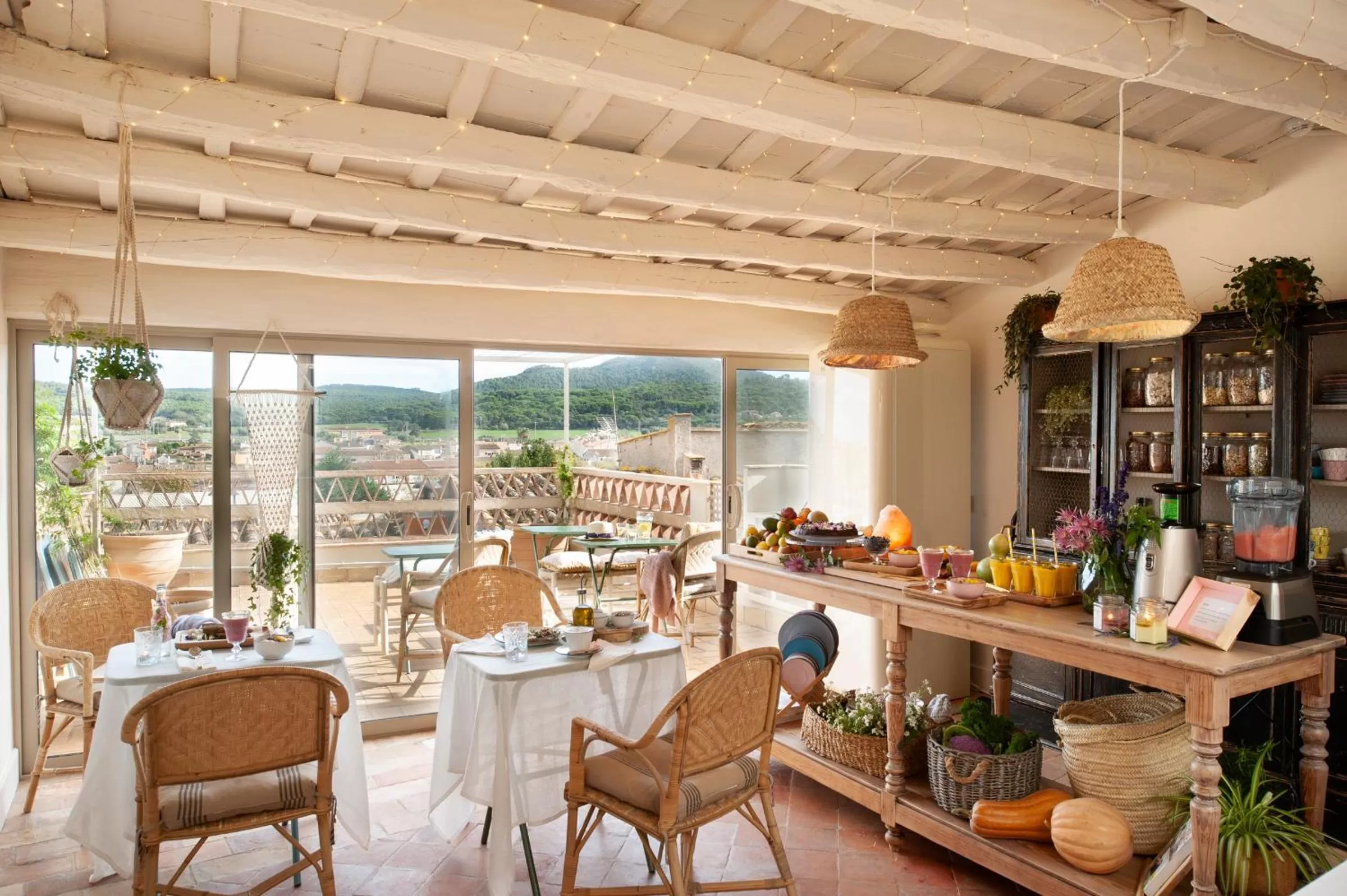 Food and drinks in Arkhé Hotel Boutique Pals