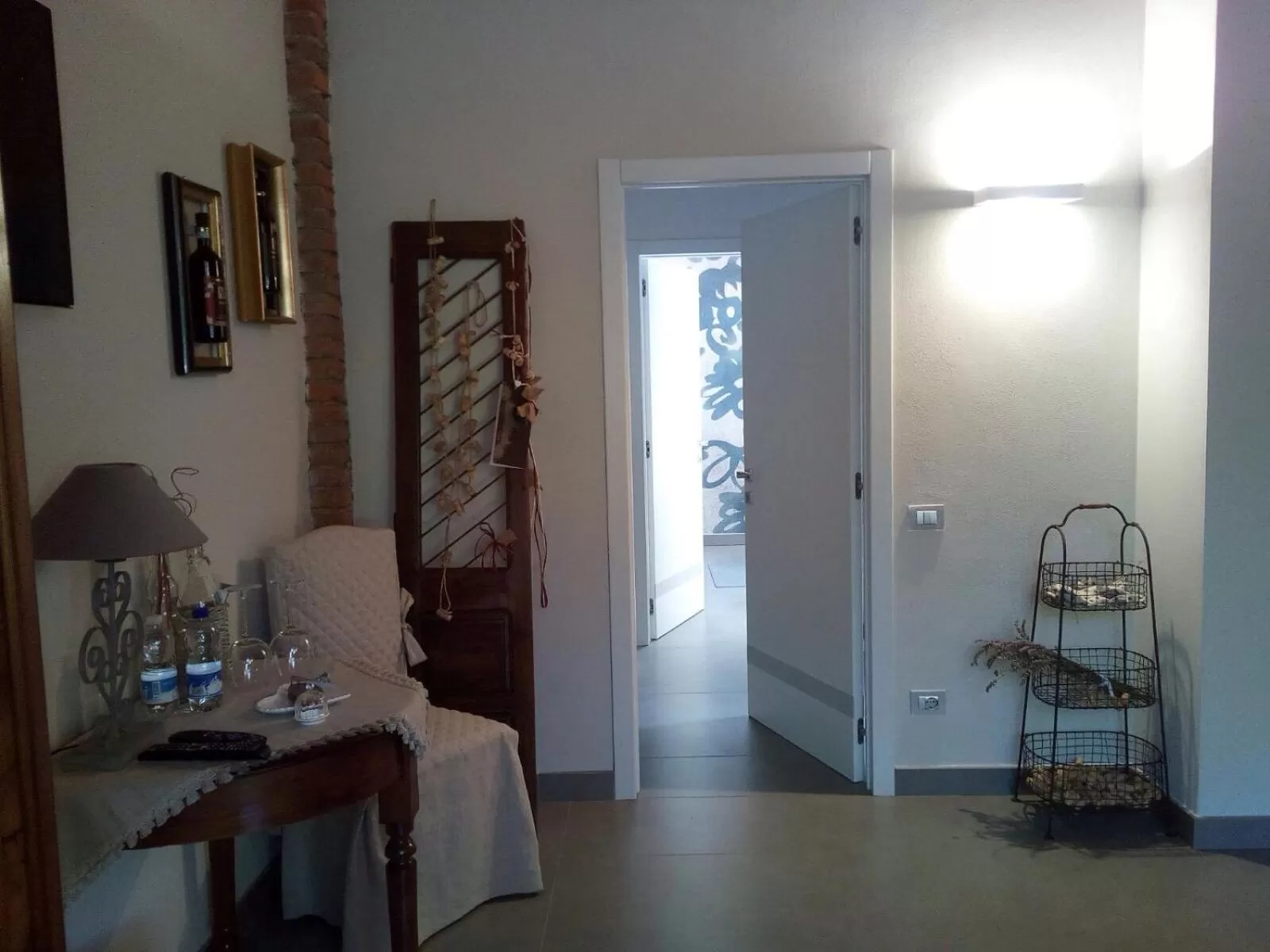 Photo of the whole room, TV/Entertainment Center in Relais Profumo di Vino