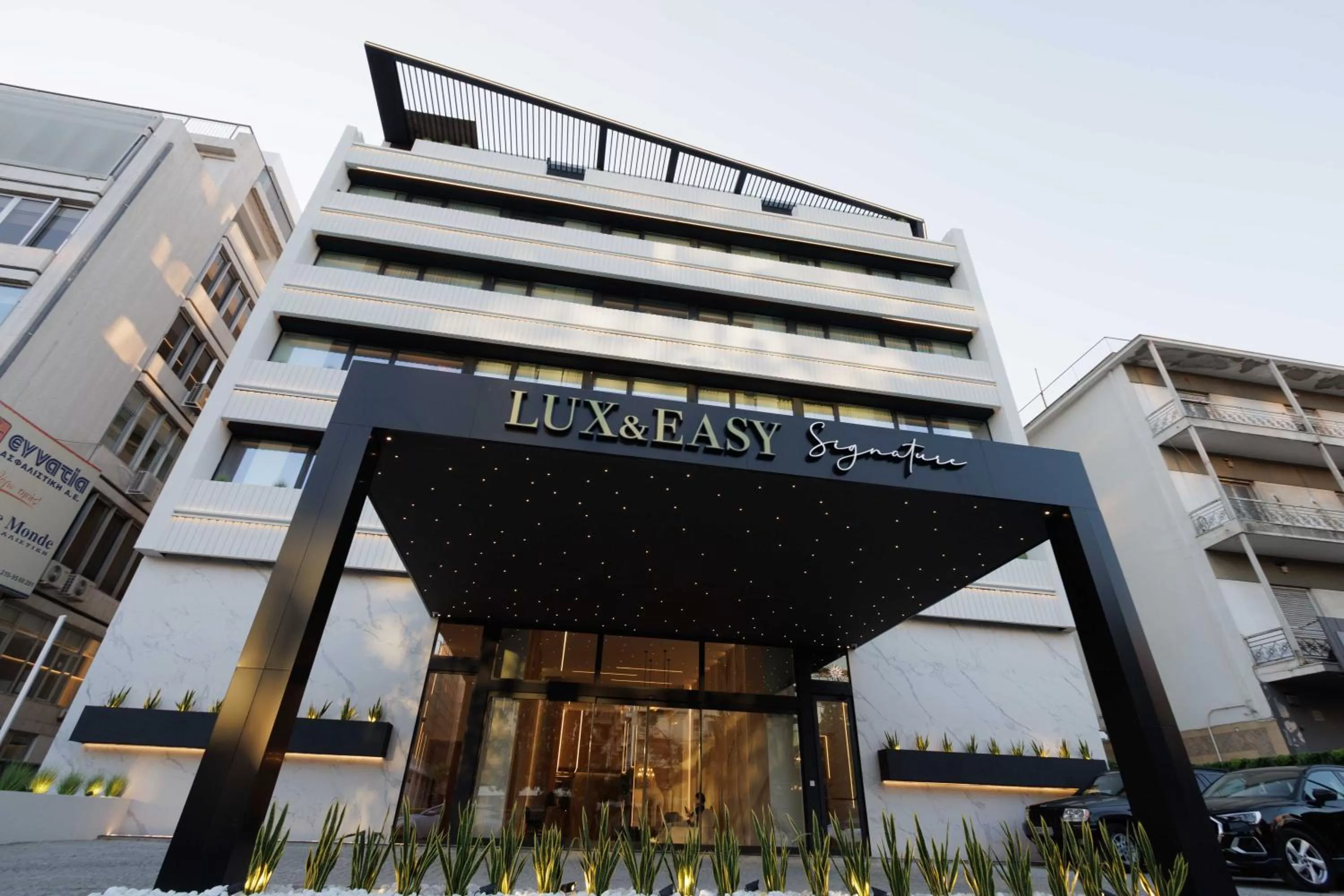 Property building in LUX&EASY Signature Syngrou 234