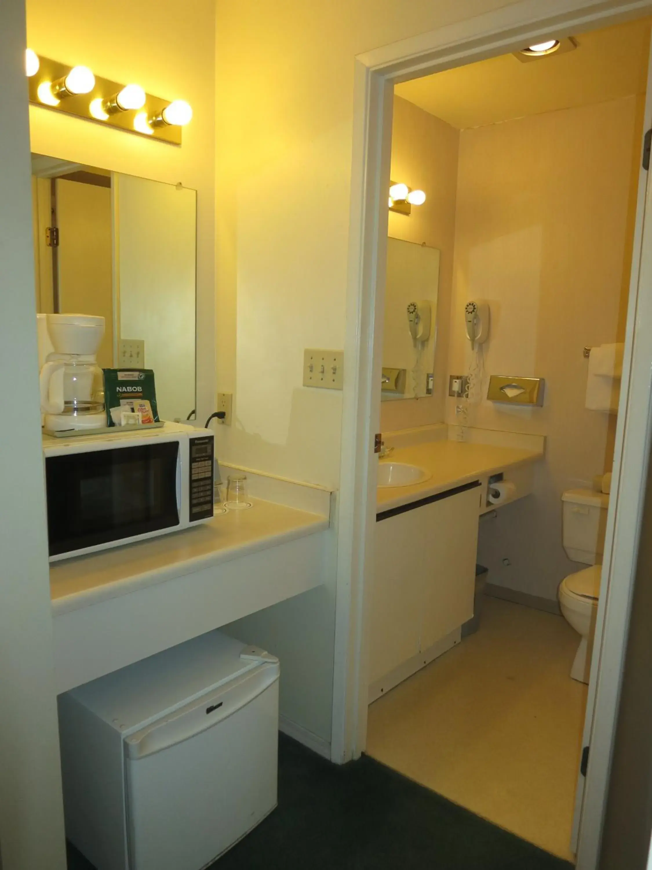 Bathroom in Cassandra Hotel