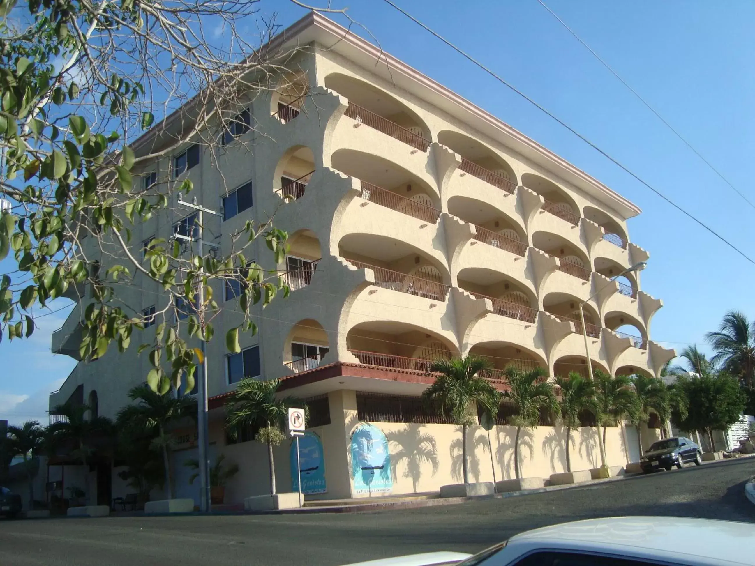 Facade/entrance, Property Building in Las Gaviotas Condo-Hotel La Paz BCS