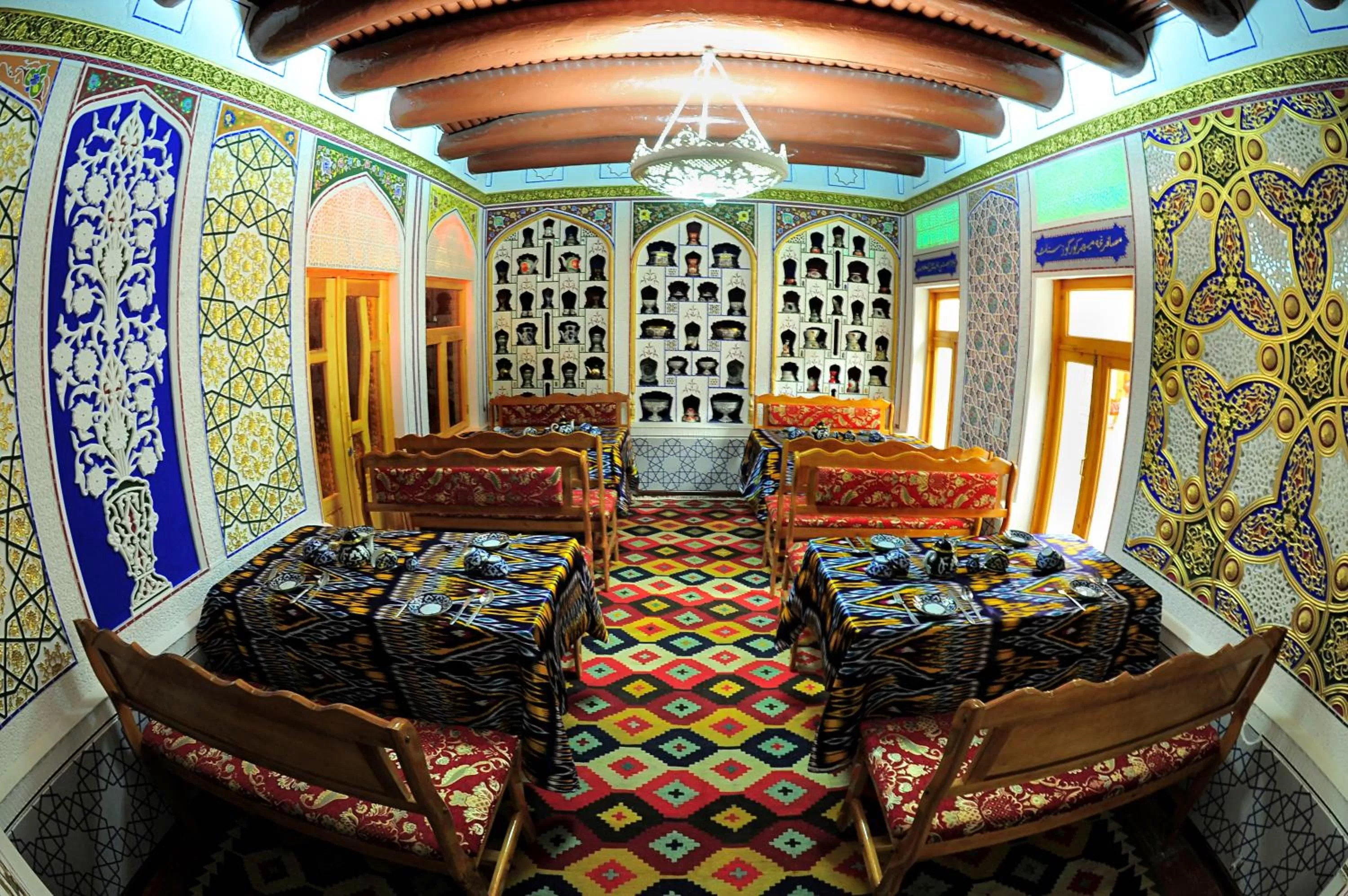 Restaurant/places to eat in Sukhrob Barzu Hotel