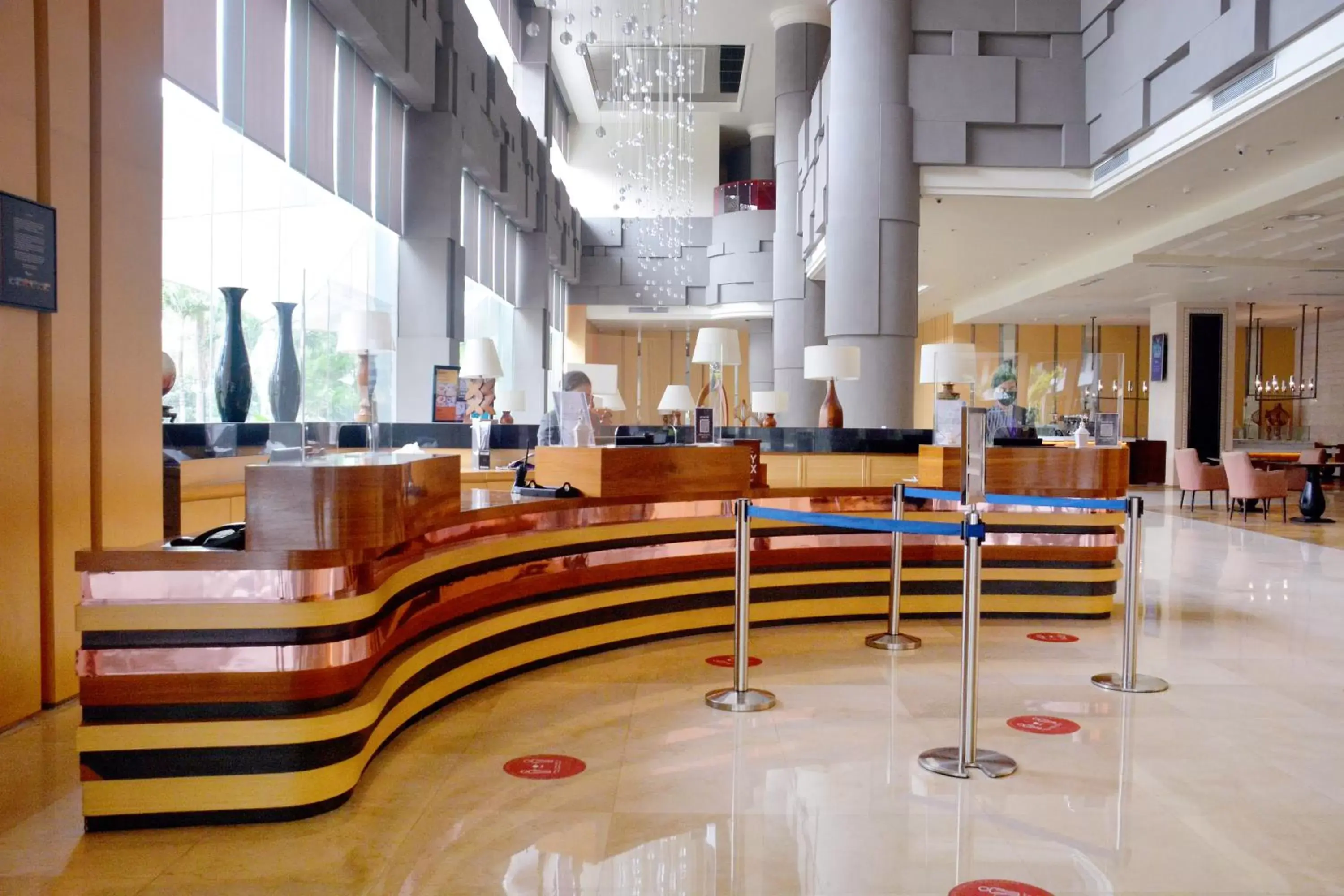 Lobby or reception in Grand Mercure Medan Angkasa