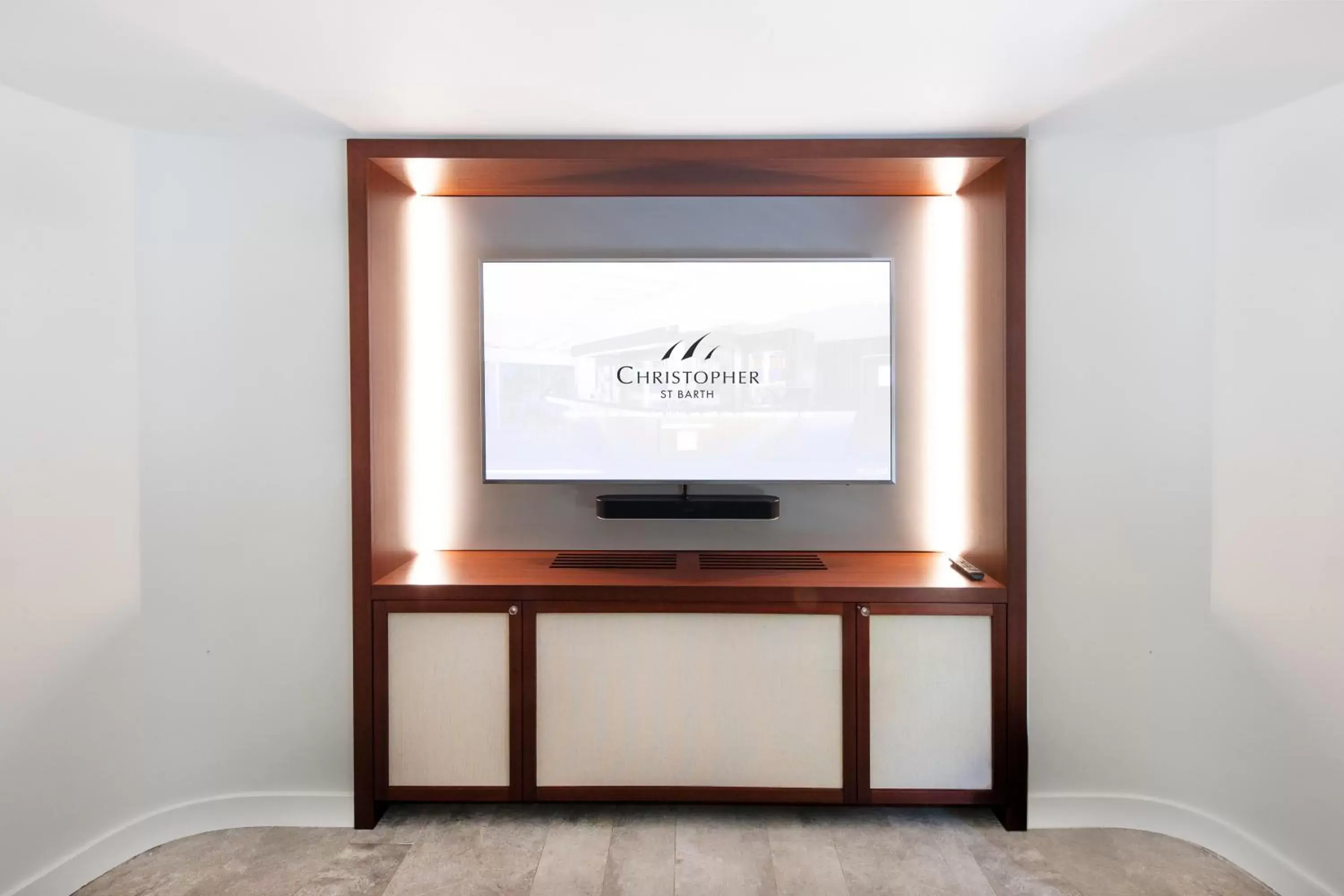 TV and multimedia, TV/Entertainment Center in Hotel Christopher Saint Barth