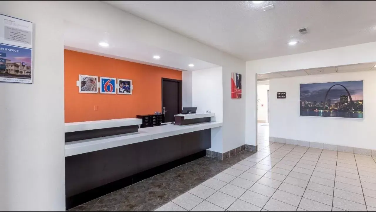 Lobby/Reception in Motel 6-Troy, IL