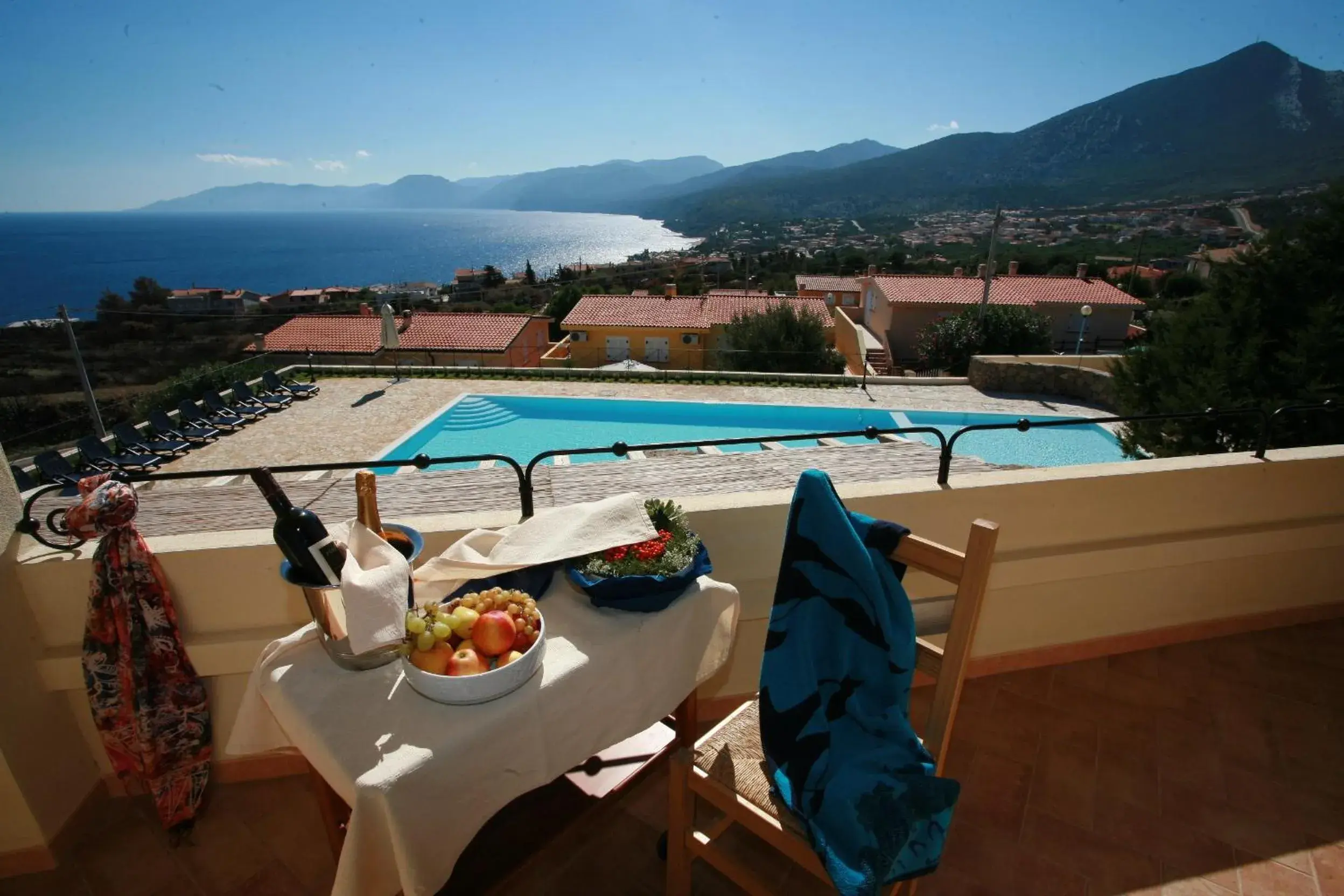 View (from property/room), Swimming Pool in Hotel Villa Gustui Maris