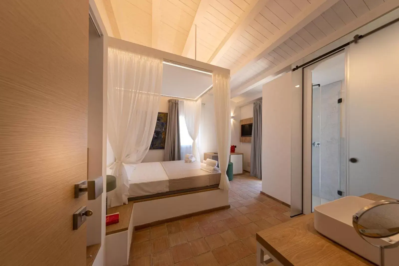 Photo of the whole room, Bed in Villa Totò Resort