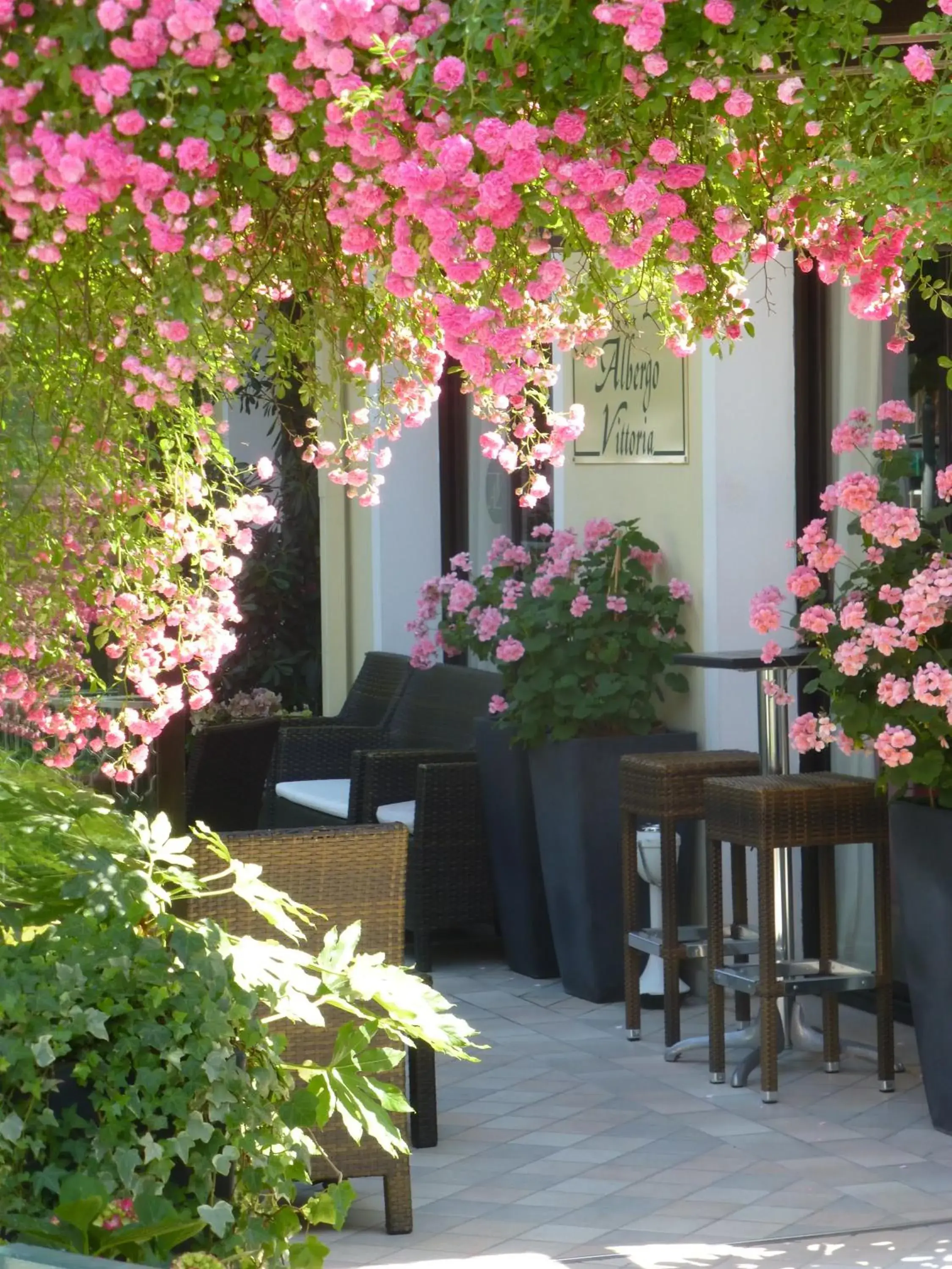 Spring, Restaurant/Places to Eat in Albergo Vittoria