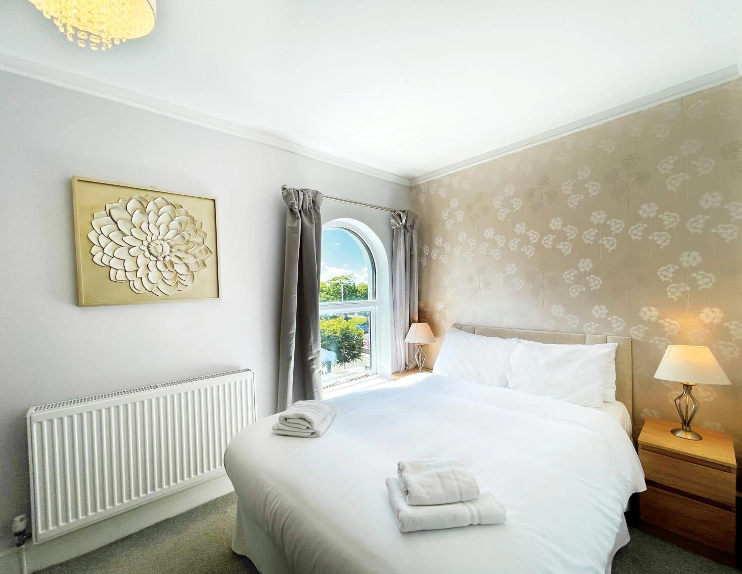 Bedroom, Bed in Dukes Folly Hotel