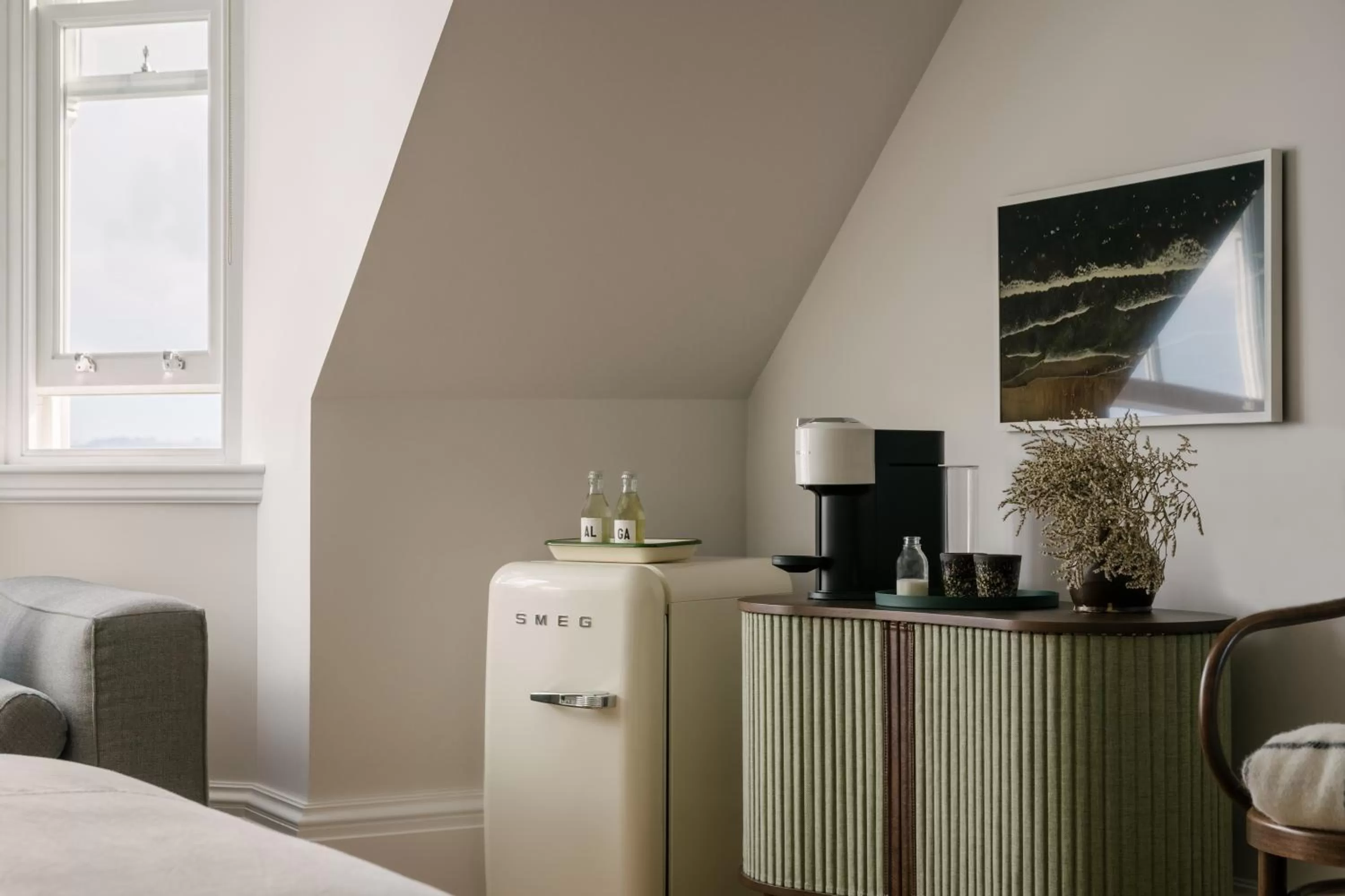 Coffee/tea facilities in The Dundonald Guesthouse & Cottage