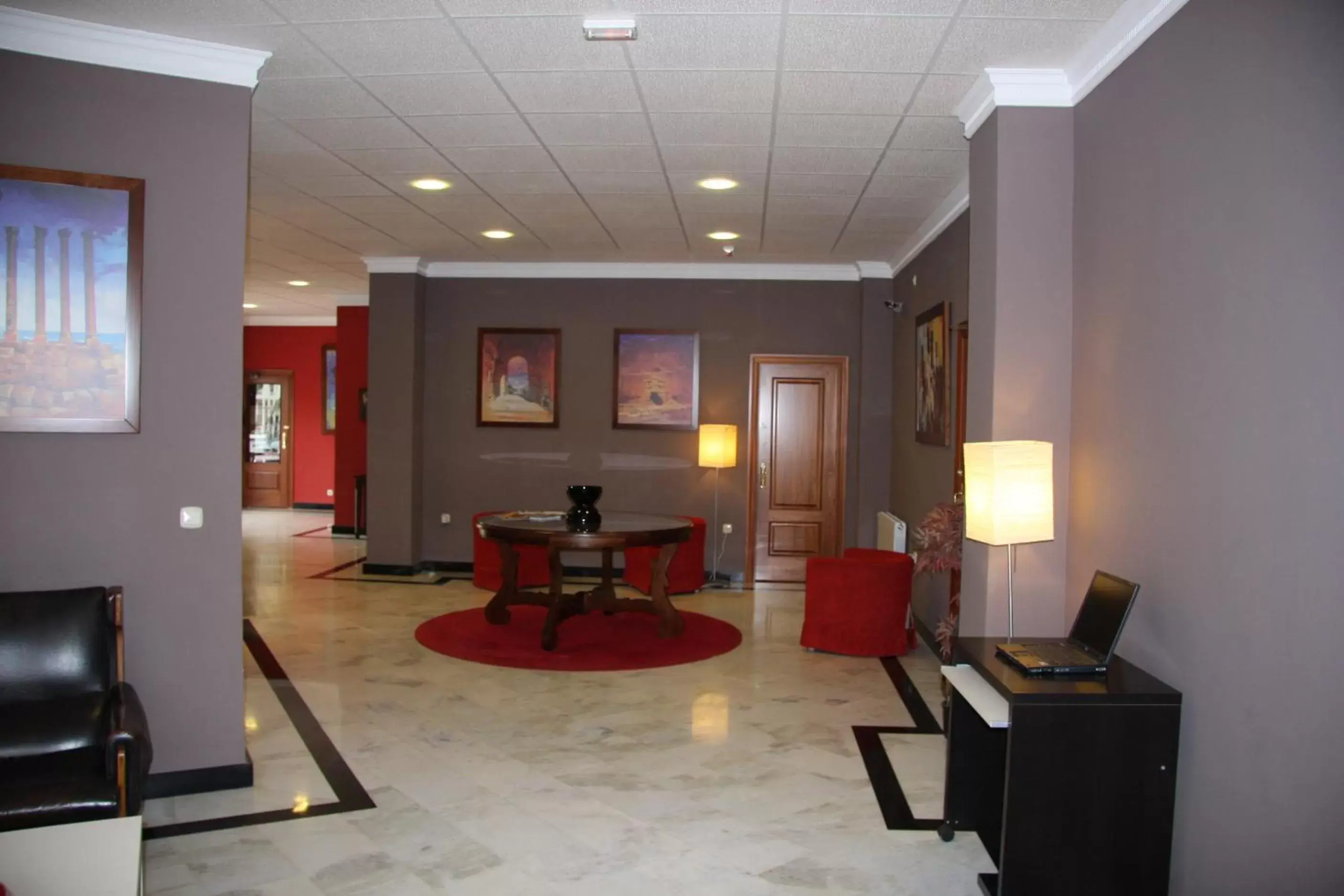 Living room, Lobby/Reception in Hotel Mulhacen