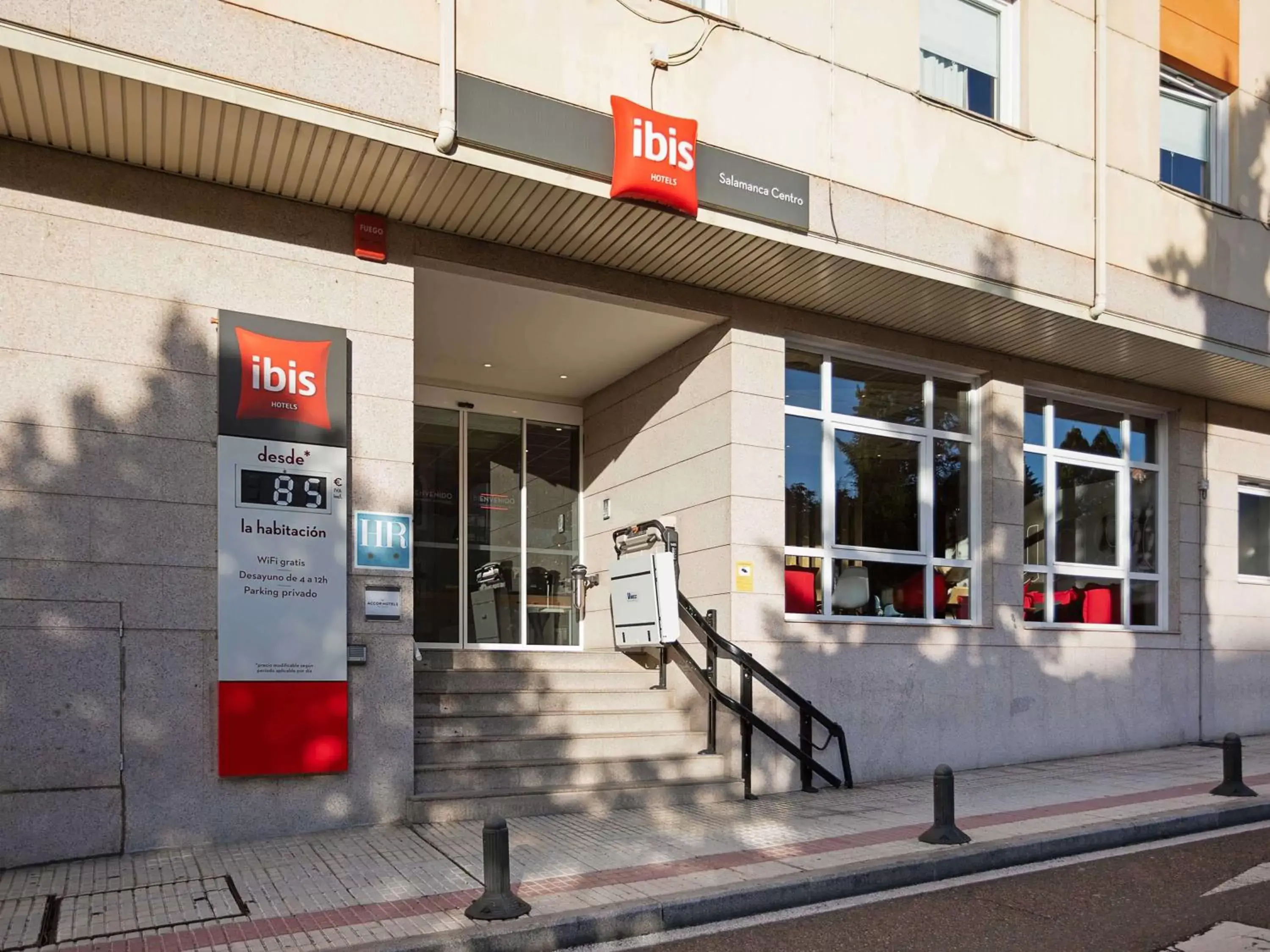 Property building in Ibis Salamanca