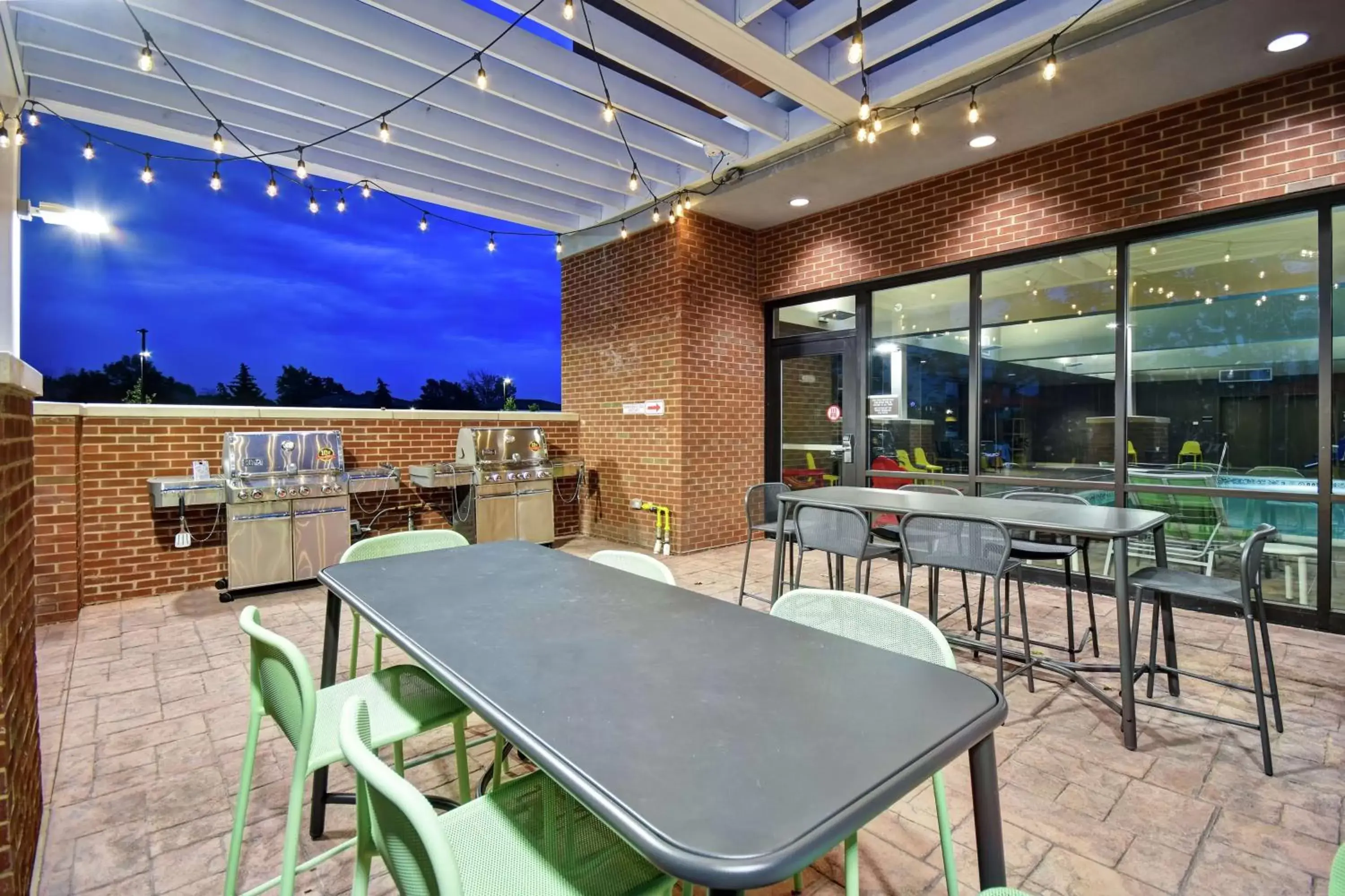 Patio, Restaurant/Places to Eat in Home2 Suites By Hilton Amherst Buffalo