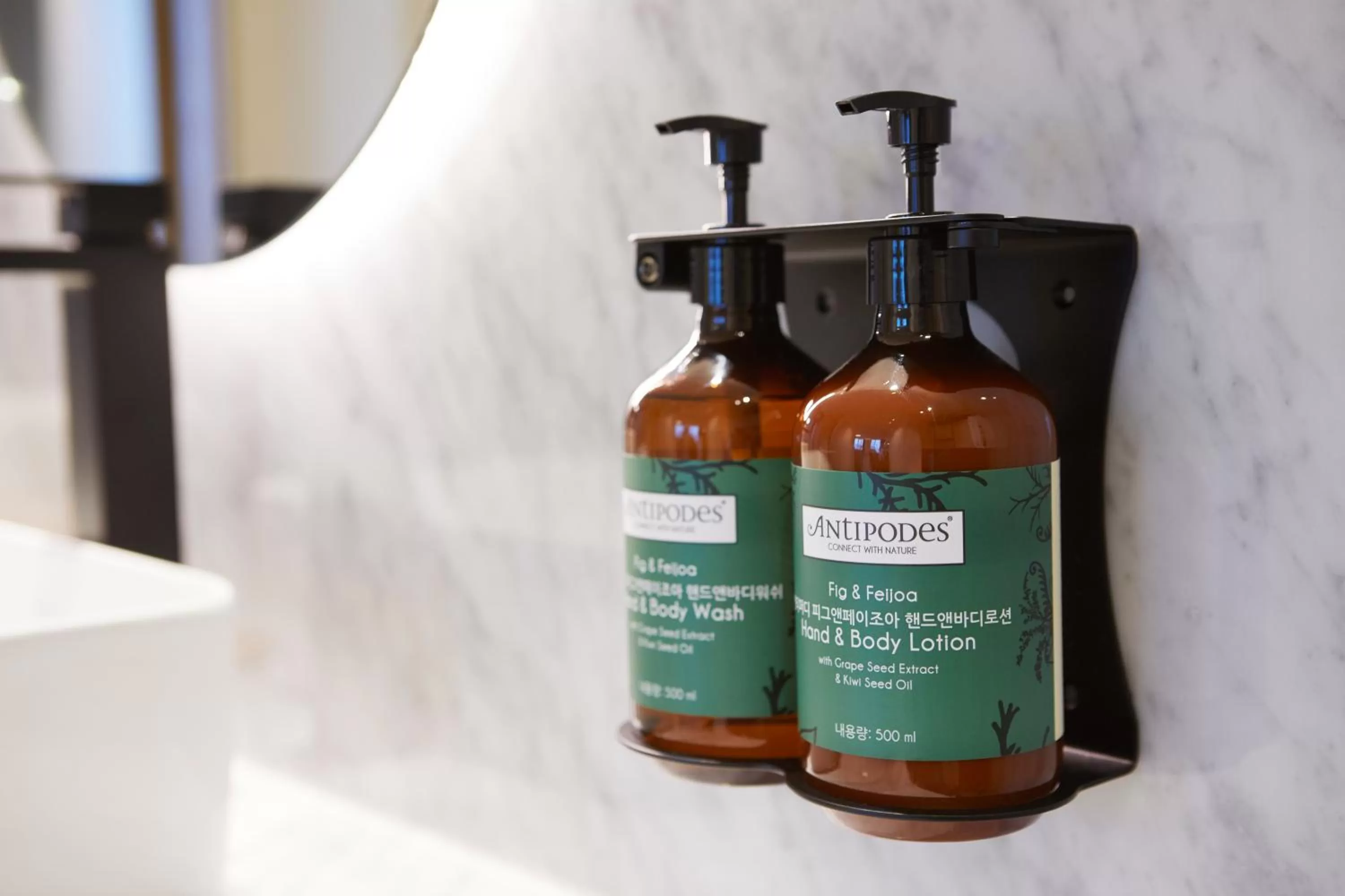 Bathroom in voco Seoul Gangnam by IHG