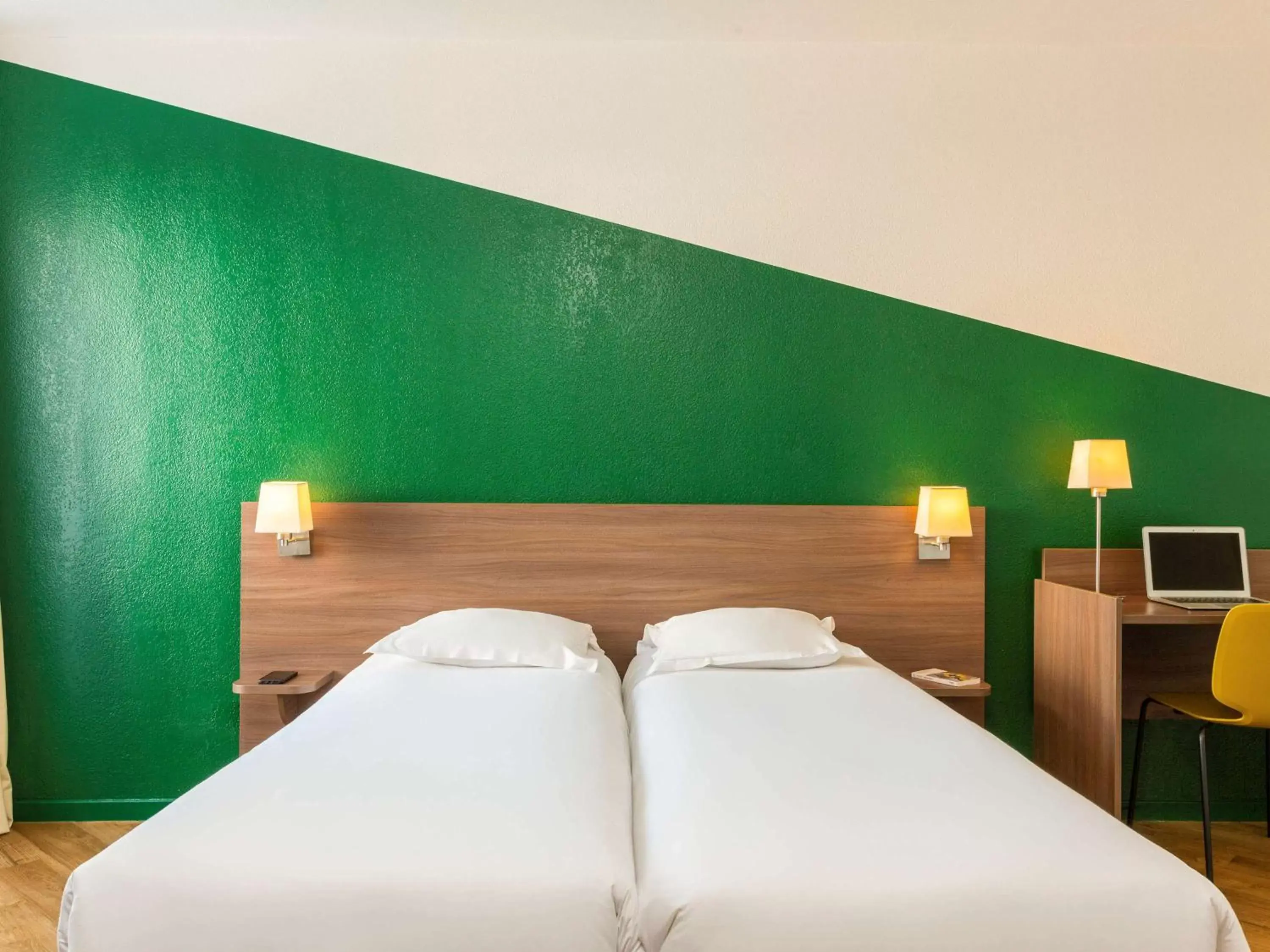 Property building, Bed in Aparthotel Adagio Access Carrières Sous Poissy Property building, Bed in Aparthotel Adagio Access Carrières Sous Poissy