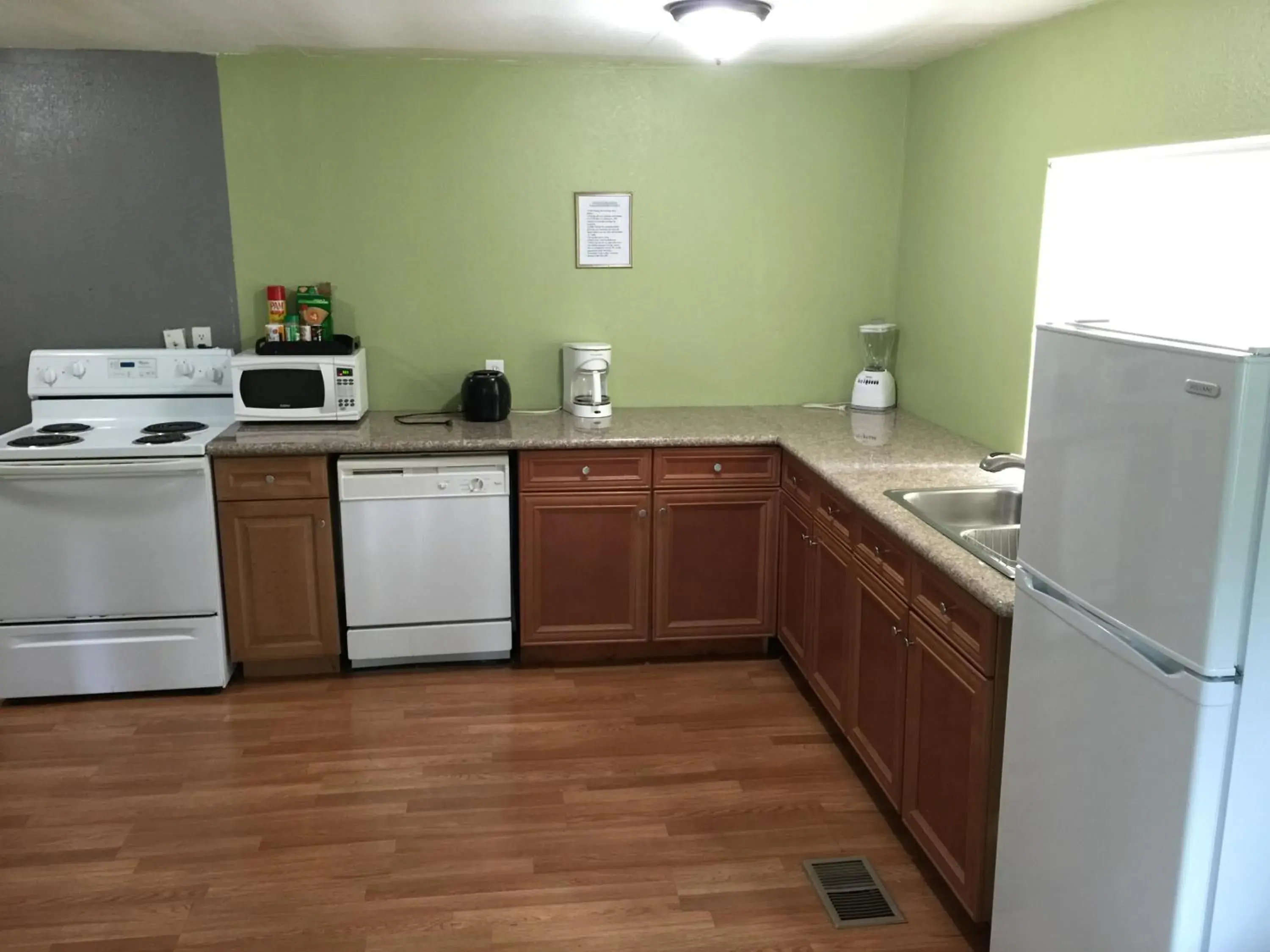 Kitchen or kitchenette, Kitchen/Kitchenette in Mountain Trail Lodge and Vacation Rentals