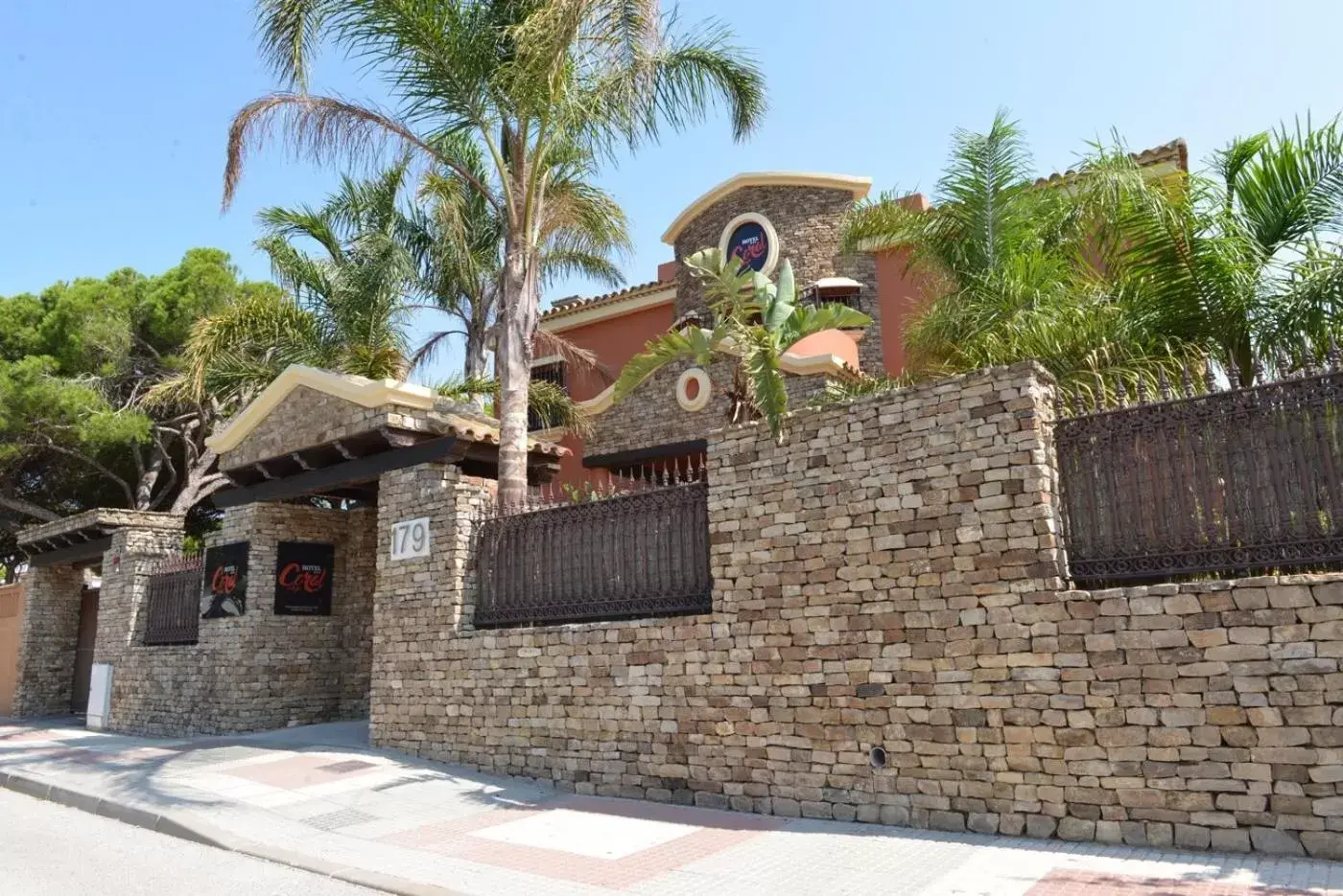 Facade/entrance, Property Building in Hotel Coral Playa