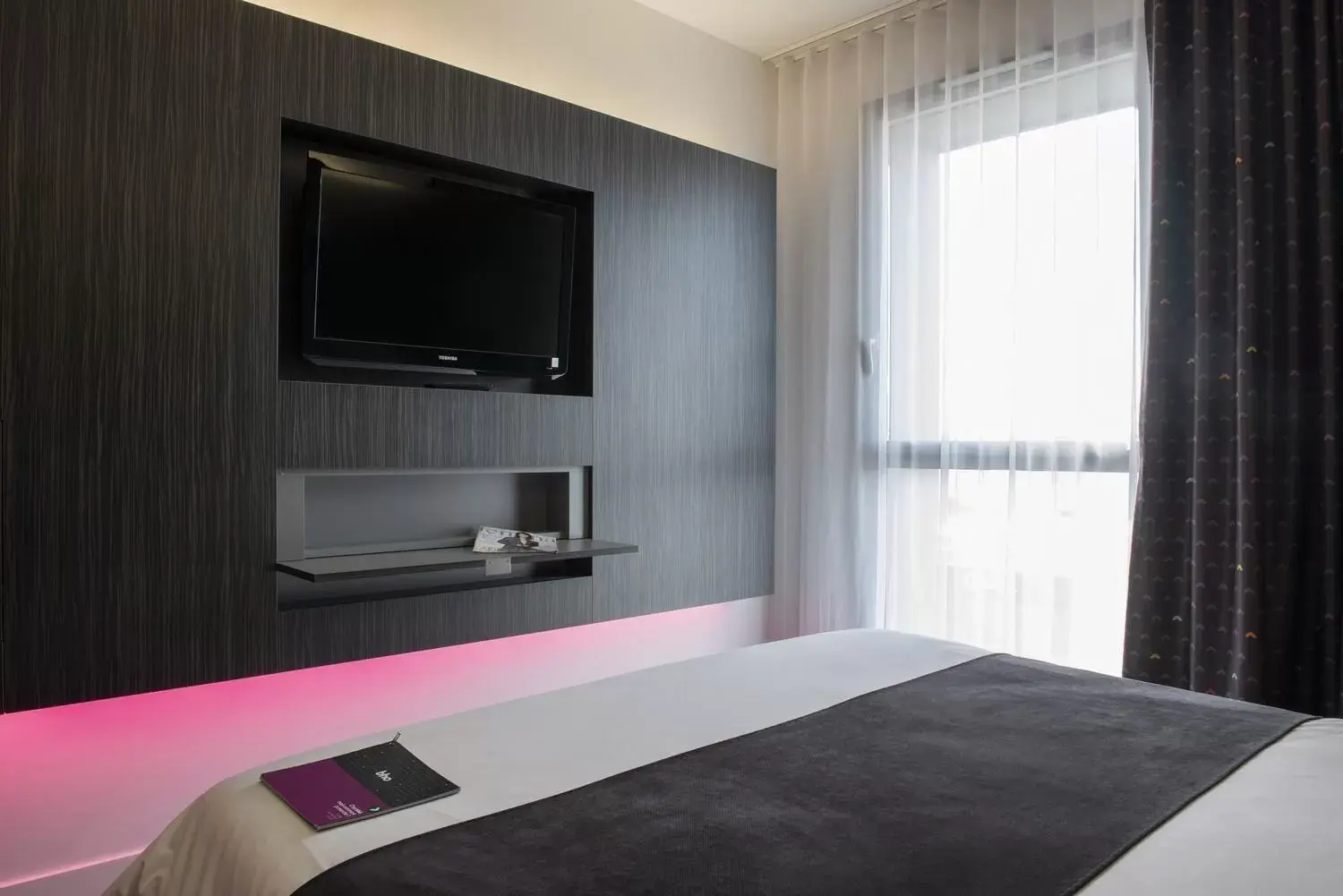 Bedroom, TV/Entertainment Center in Akena Nantes Atlantis