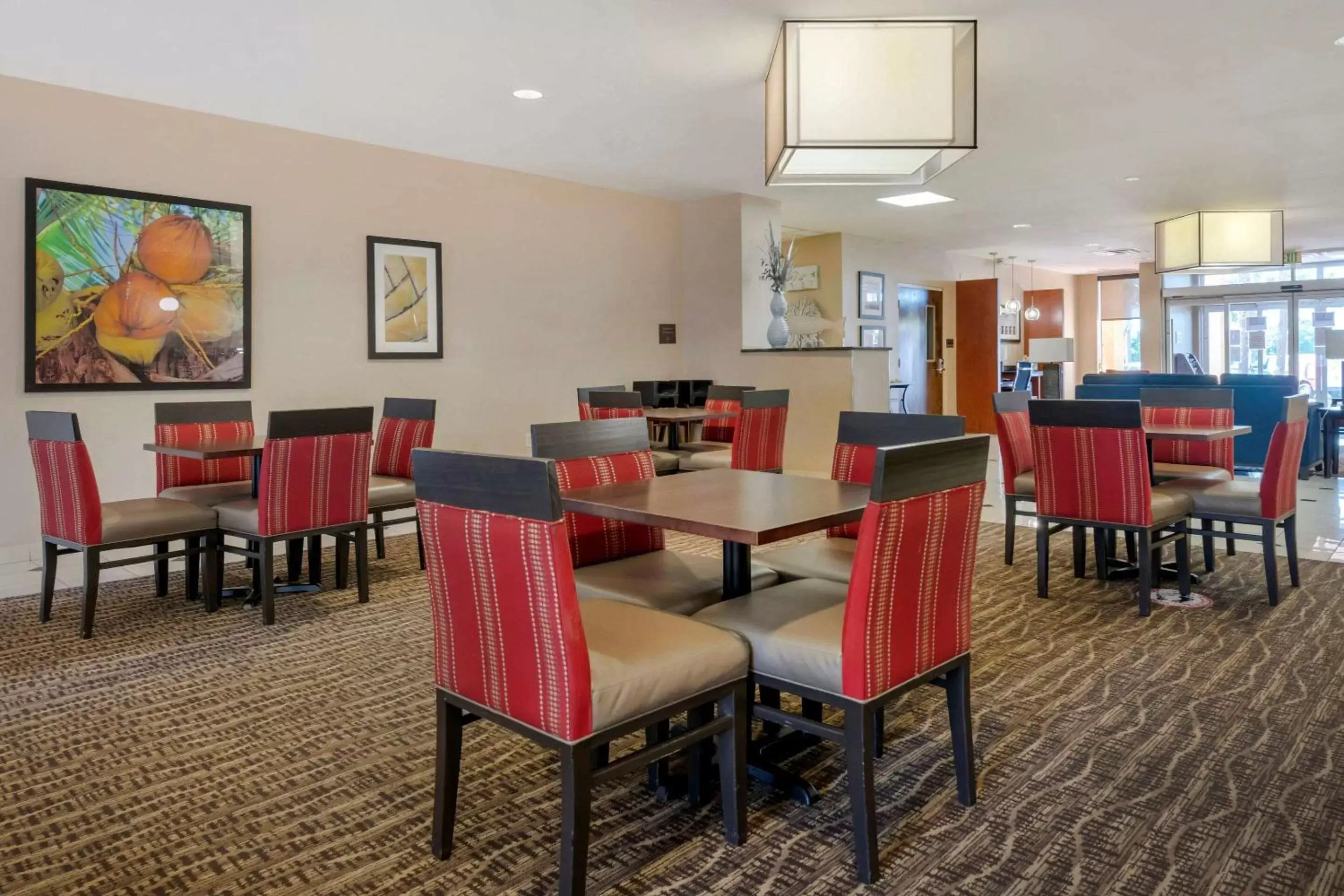 Restaurant/Places to Eat in Comfort Suites West Jacksonville