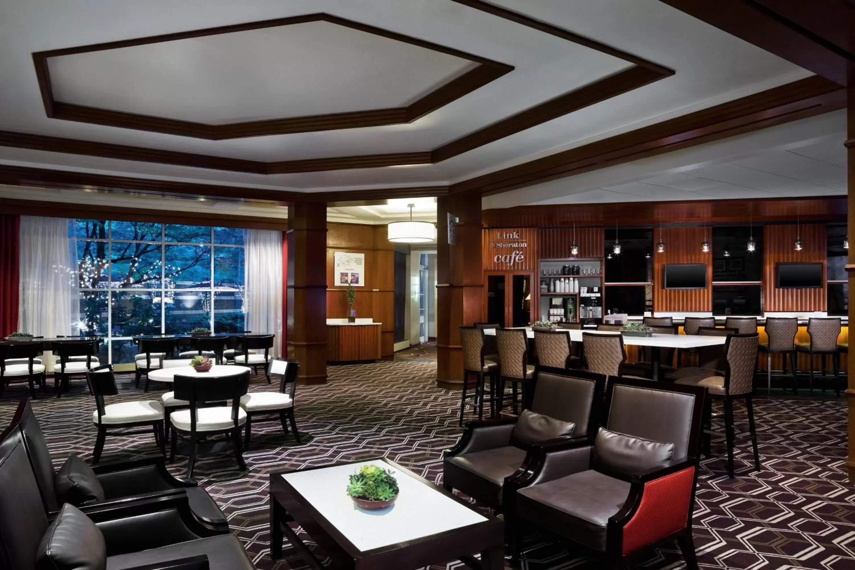 Lobby or reception, Restaurant/Places to Eat in Sheraton Boston Needham Hotel